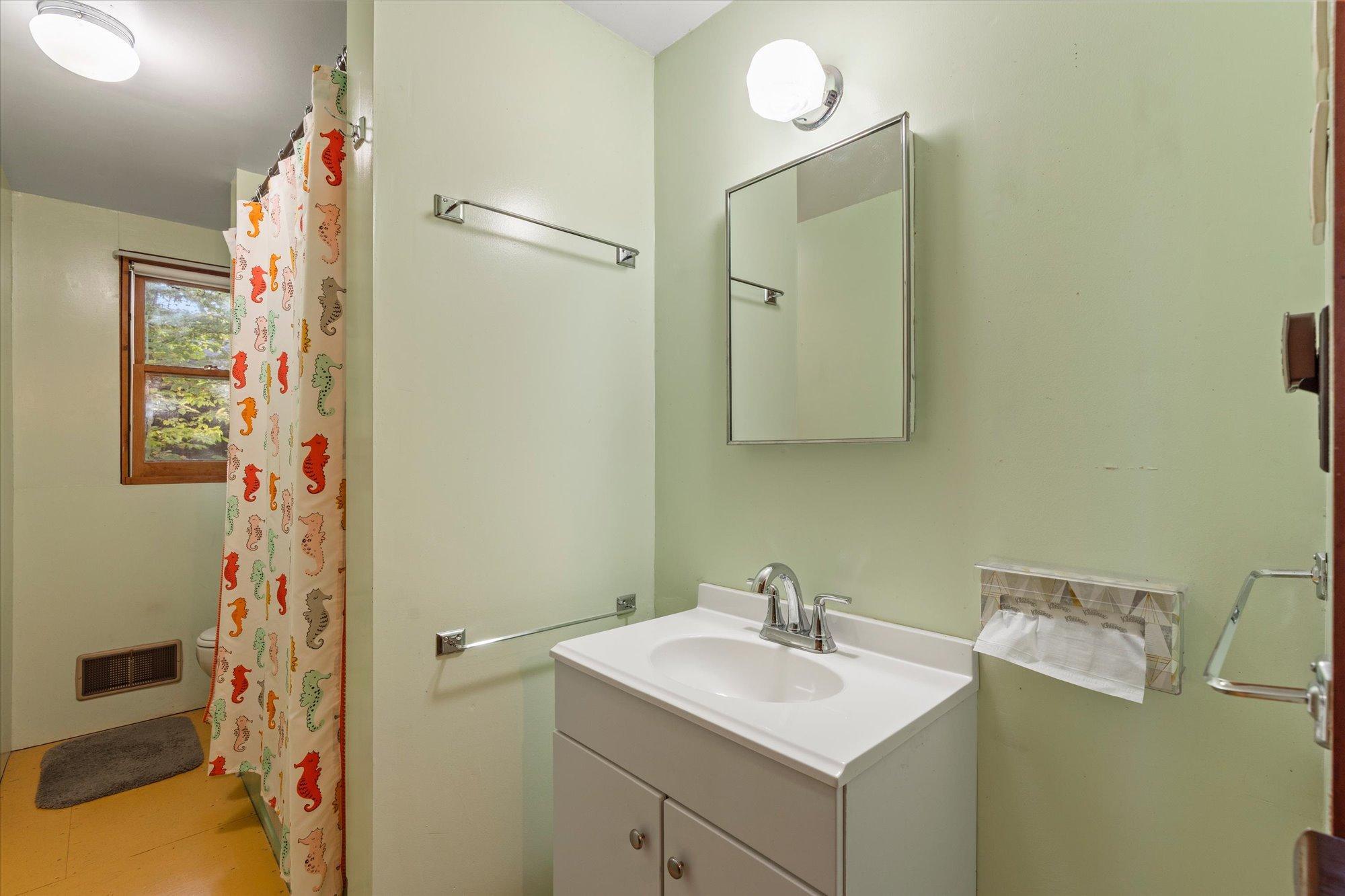 1969 single family home for sale at 37148 Milinda Shores Road in Crosslake, MN — 4 bed, 1 bath (photo 18 of 51)