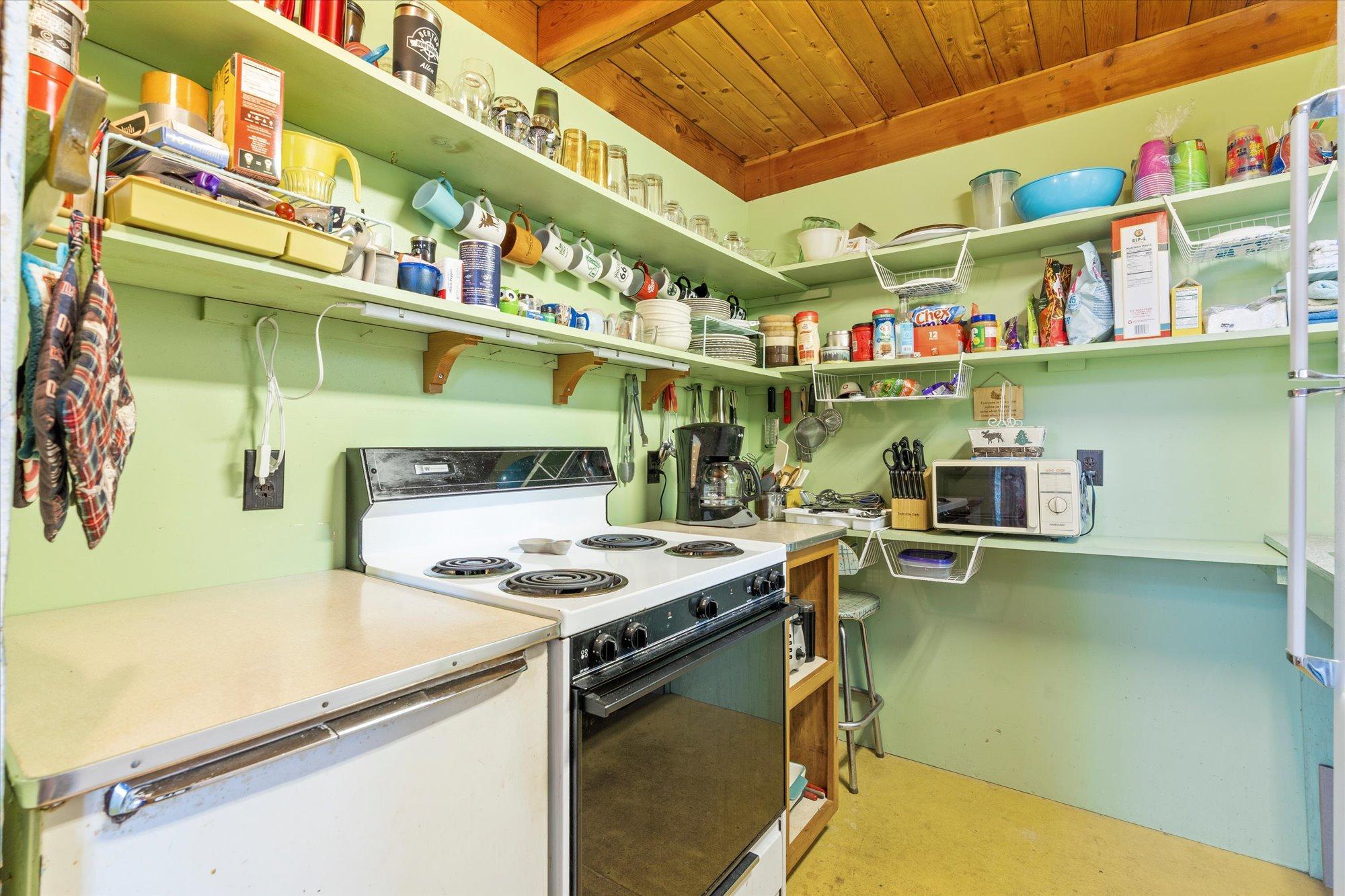 1969 single family home for sale at 37148 Milinda Shores Road in Crosslake, MN — 4 bed, 1 bath (photo 8 of 51)
