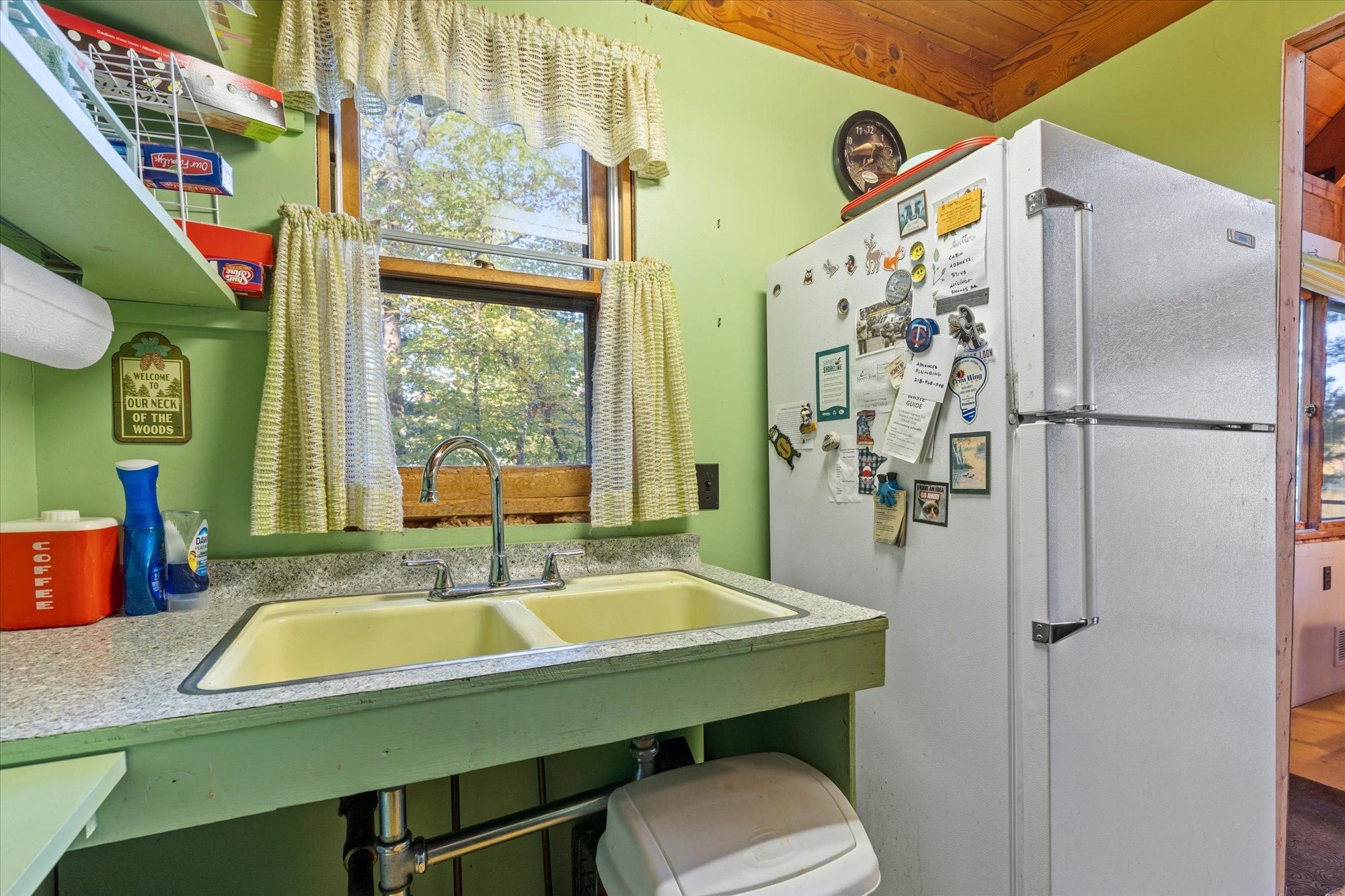1969 single family home for sale at 37148 Milinda Shores Road in Crosslake, MN — 4 bed, 1 bath (photo 10 of 51)