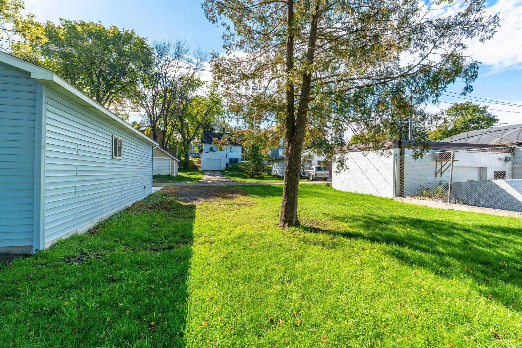 1895 single family home for sale at 514 E Hampden Avenue in Fergus Falls, MN — 3 bed, 2 bath (photo 15 of 63)