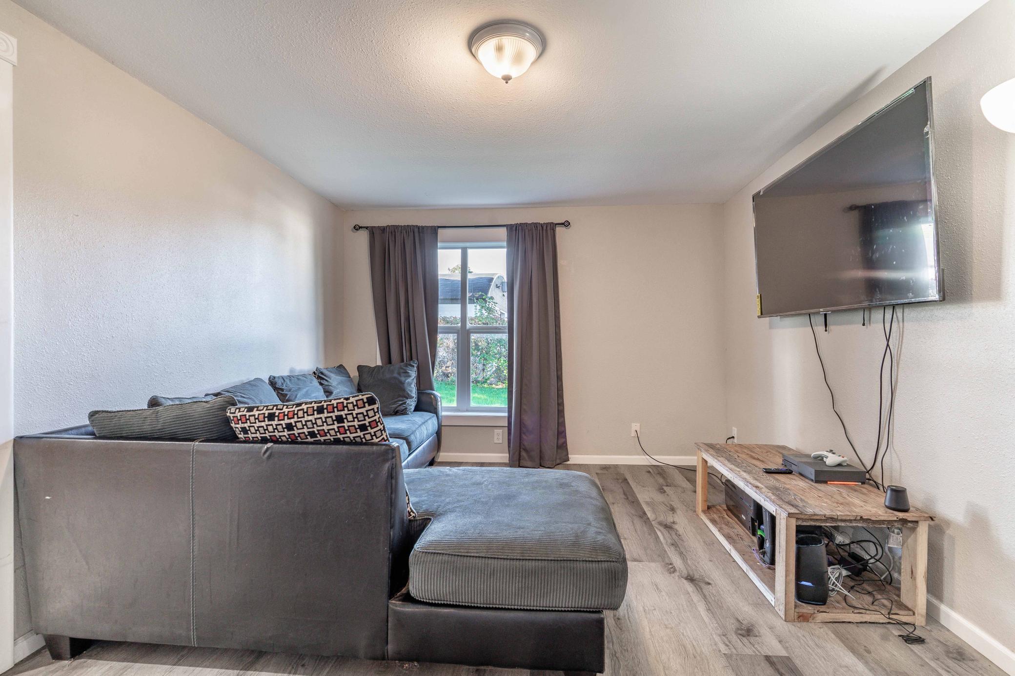 1895 single family home for sale at 514 E Hampden Avenue in Fergus Falls, MN — 3 bed, 2 bath (photo 23 of 63)