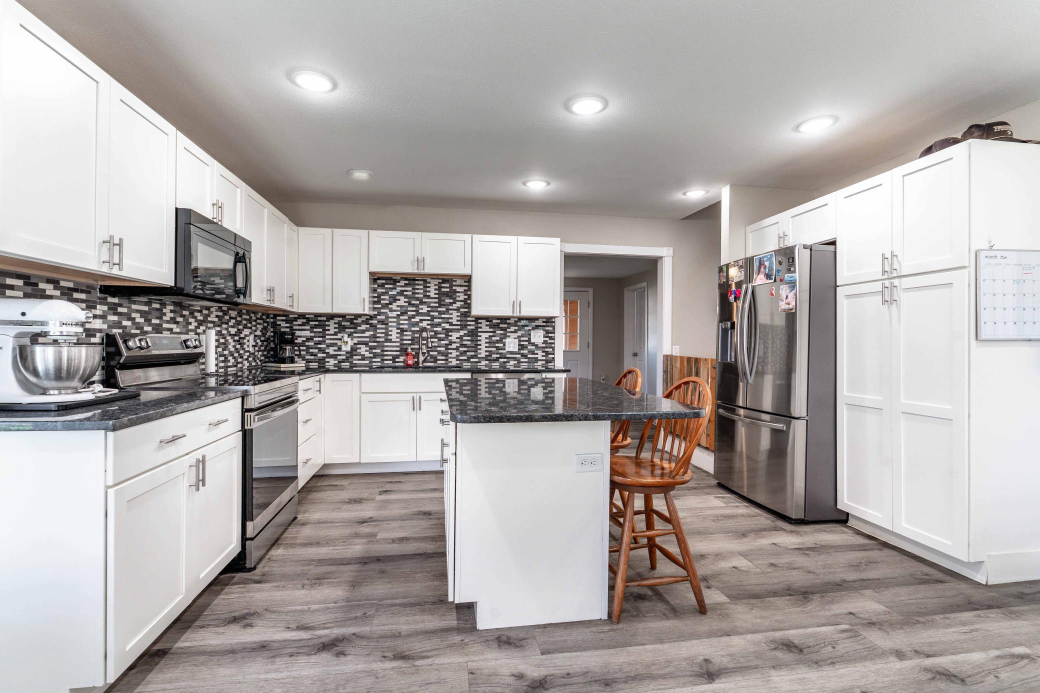 1895 single family home for sale at 514 E Hampden Avenue in Fergus Falls, MN — 3 bed, 2 bath (photo 28 of 63)