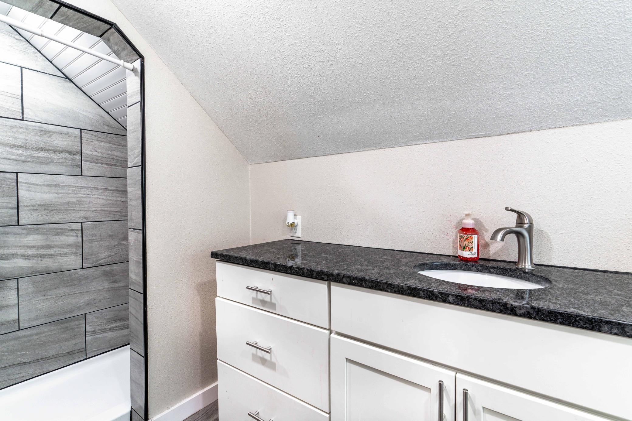 1895 single family home for sale at 514 E Hampden Avenue in Fergus Falls, MN — 3 bed, 2 bath (photo 42 of 63)