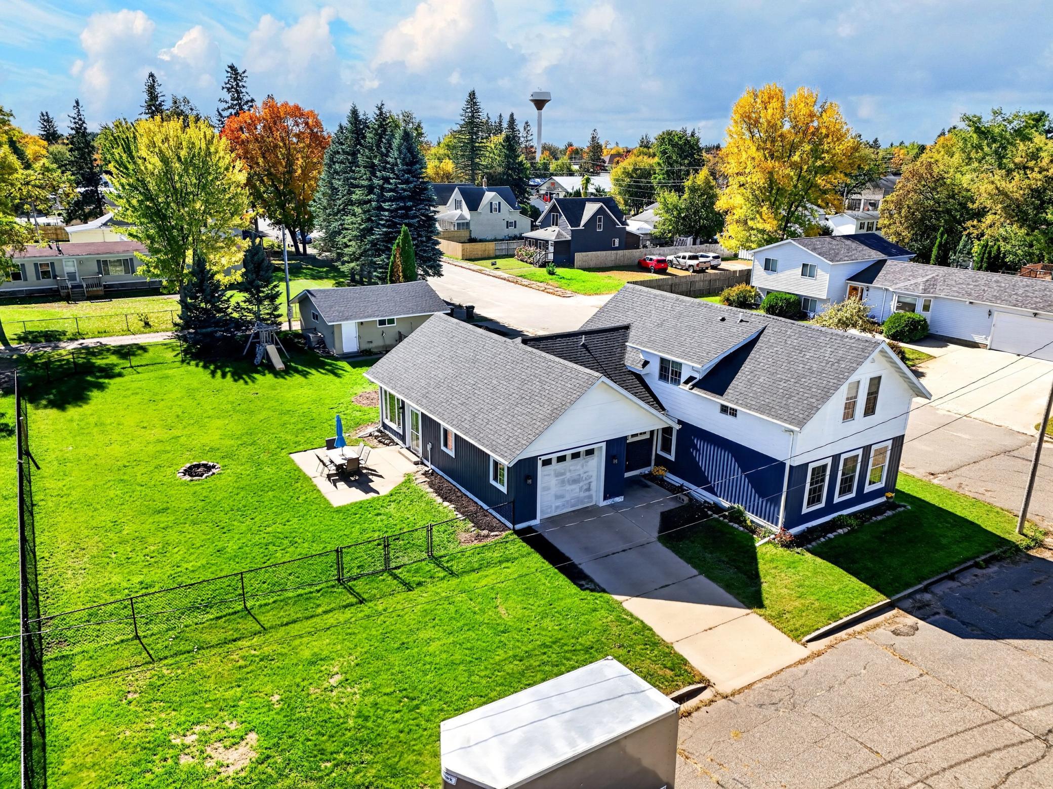 2005 single family home for sale at 136 1st Street in Ironton, MN — 3 bed, 4 bath (photo 2 of 35)