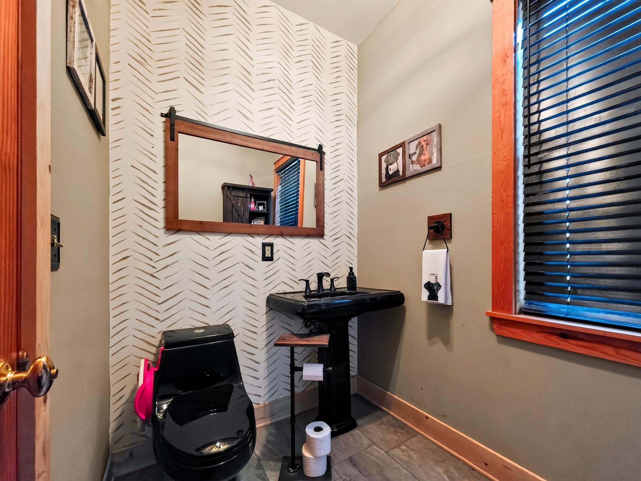 2005 single family home for sale at 136 1st Street in Ironton, MN — 3 bed, 4 bath (photo 16 of 35)