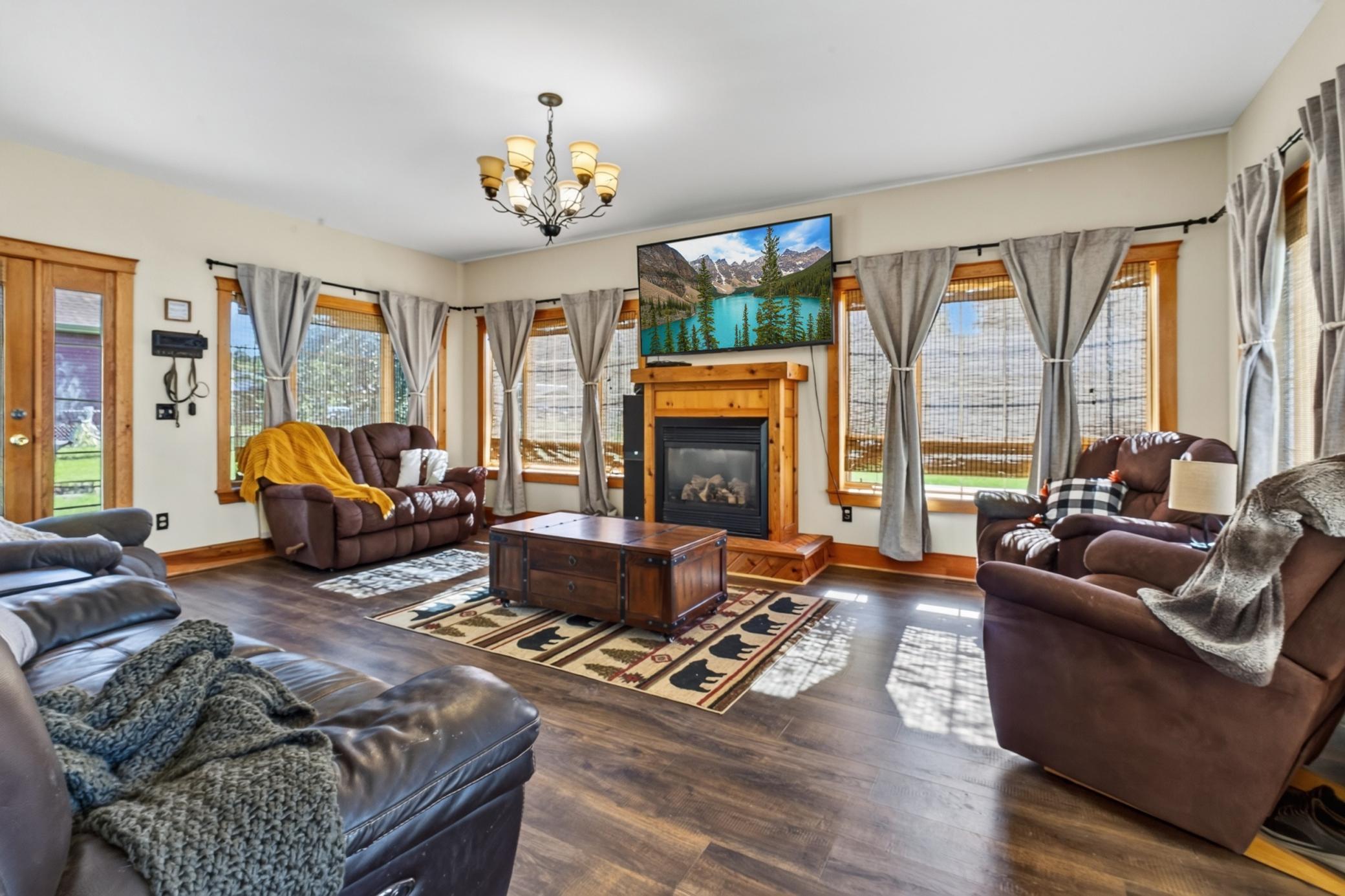 2005 single family home for sale at 136 1st Street in Ironton, MN — 3 bed, 4 bath (photo 6 of 35)