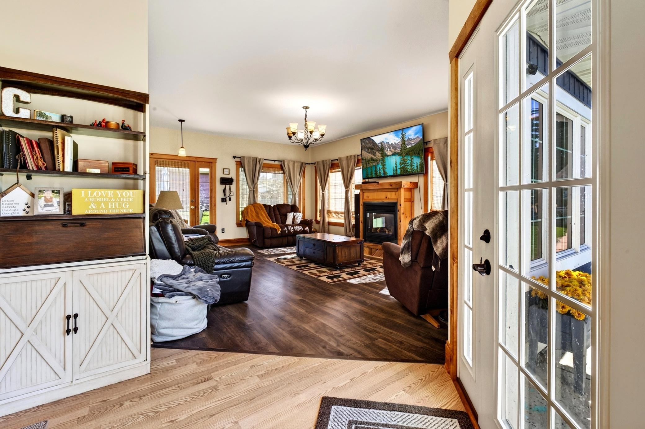2005 single family home for sale at 136 1st Street in Ironton, MN — 3 bed, 4 bath (photo 8 of 35)