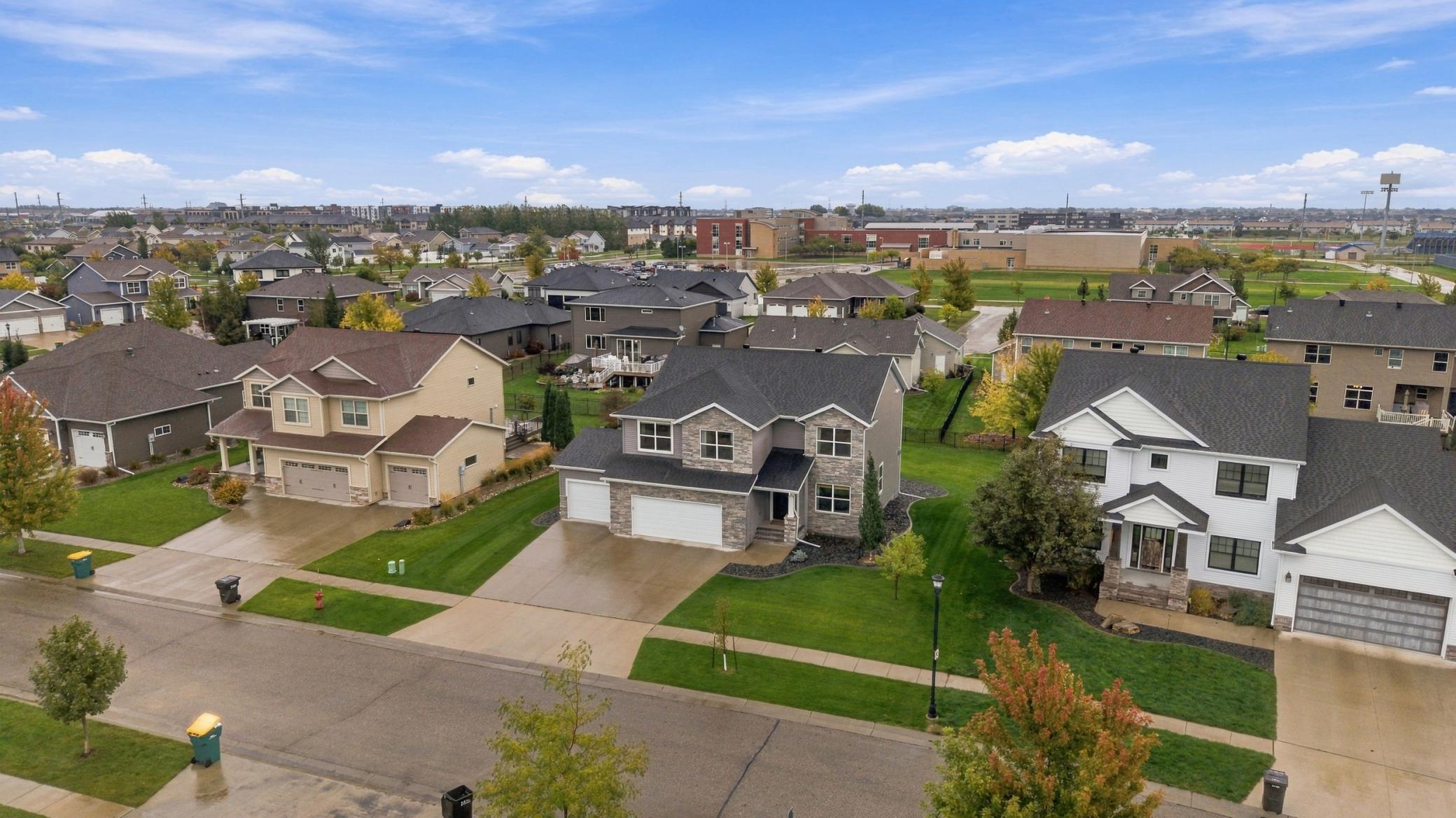 2014 single family home for sale at 3645 6th Street E in West Fargo, ND — 4 bed, 3 bath (photo 3 of 52)