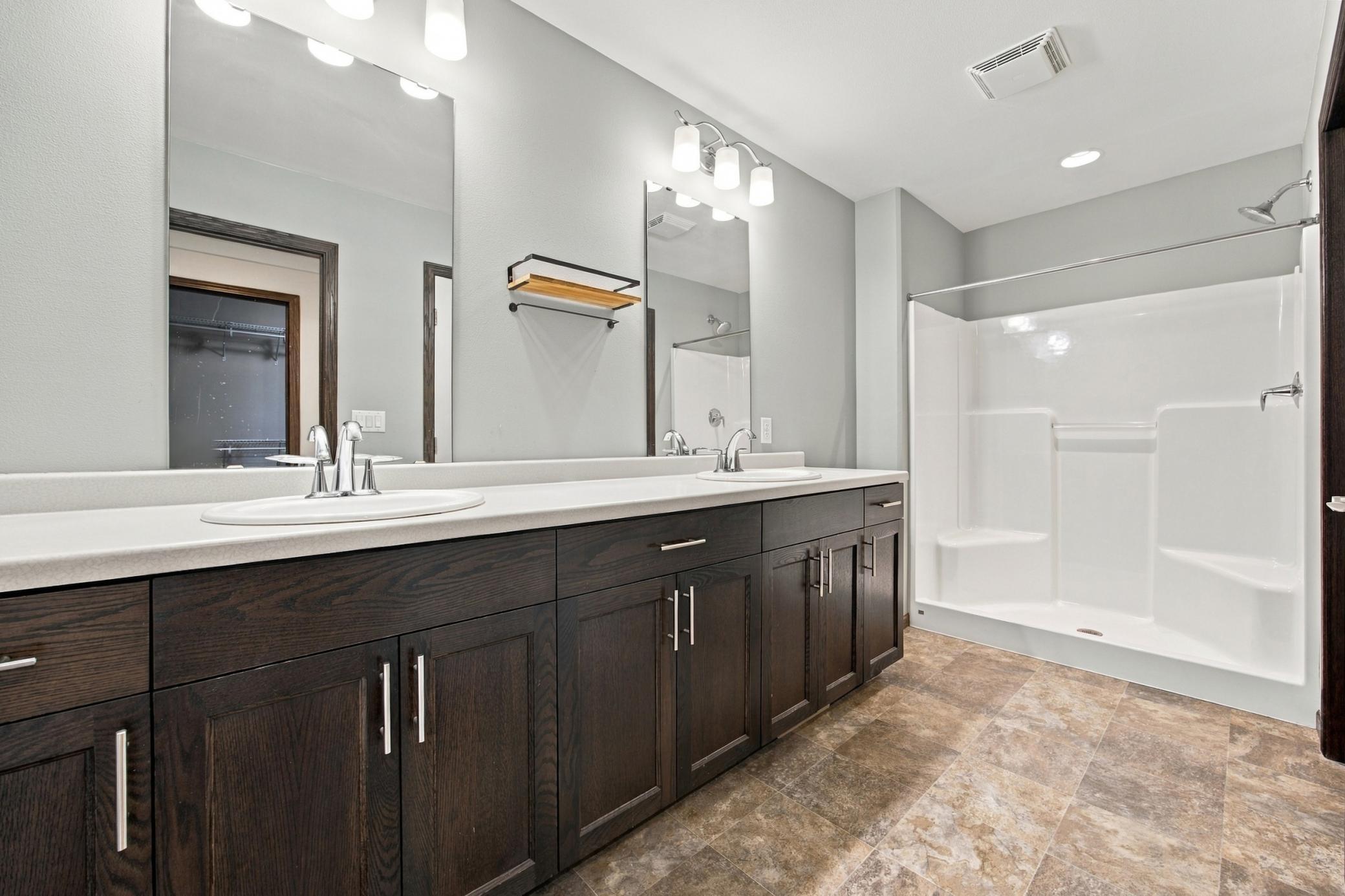 2014 single family home for sale at 3645 6th Street E in West Fargo, ND — 4 bed, 3 bath (photo 24 of 52)