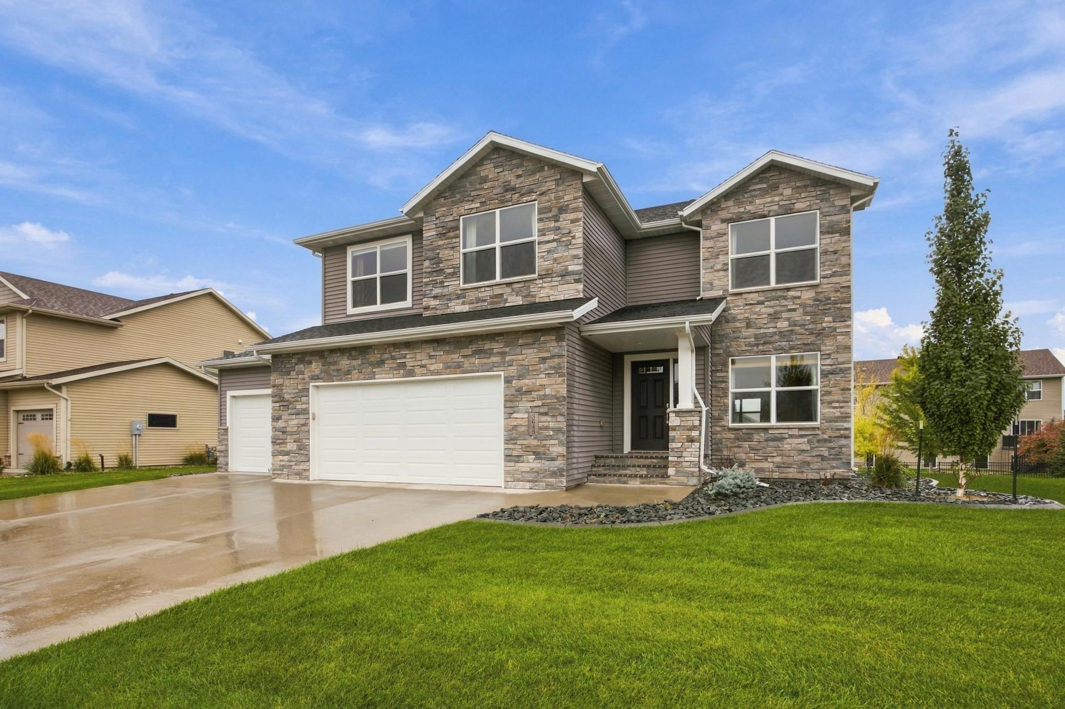 2014 single family home for sale at 3645 6th Street E in West Fargo, ND — 4 bed, 3 bath (photo 6 of 52)