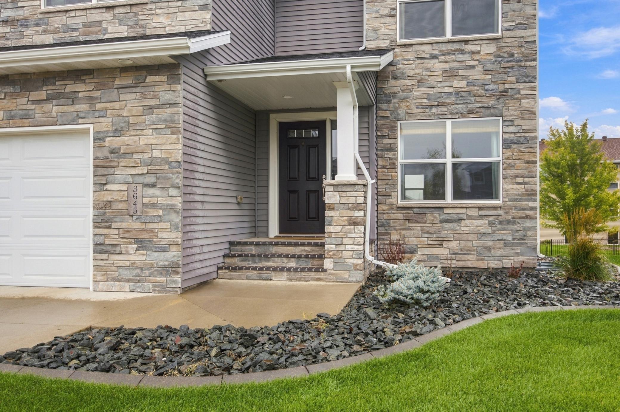 2014 single family home for sale at 3645 6th Street E in West Fargo, ND — 4 bed, 3 bath (photo 7 of 52)