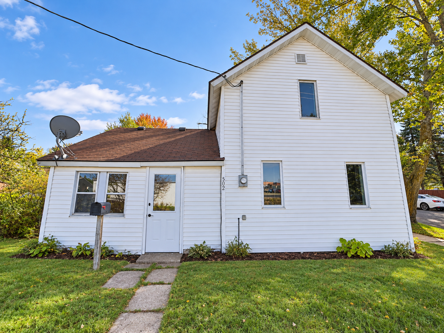 1890 single family home for sale at 502 Wisconsin Avenue SE in Staples, MN — 2 bed, 1 bath (photo 2 of 27)