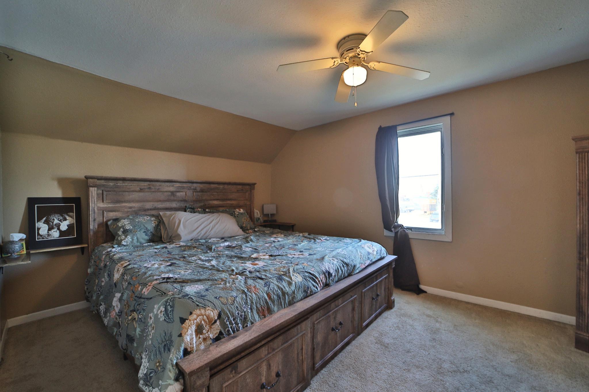 1890 single family home for sale at 502 Wisconsin Avenue SE in Staples, MN — 2 bed, 1 bath (photo 11 of 27)