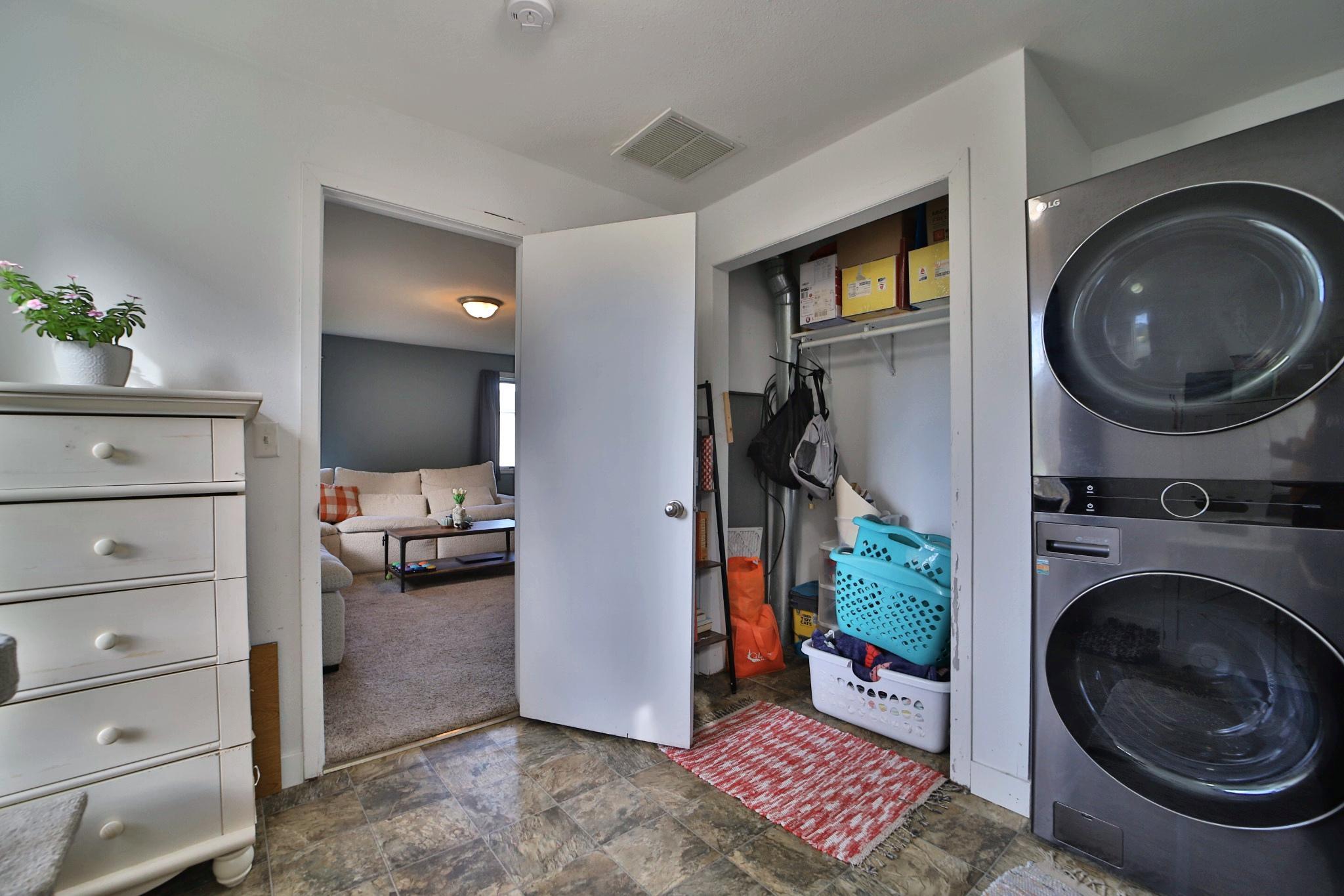 1890 single family home for sale at 502 Wisconsin Avenue SE in Staples, MN — 2 bed, 1 bath (photo 20 of 27)