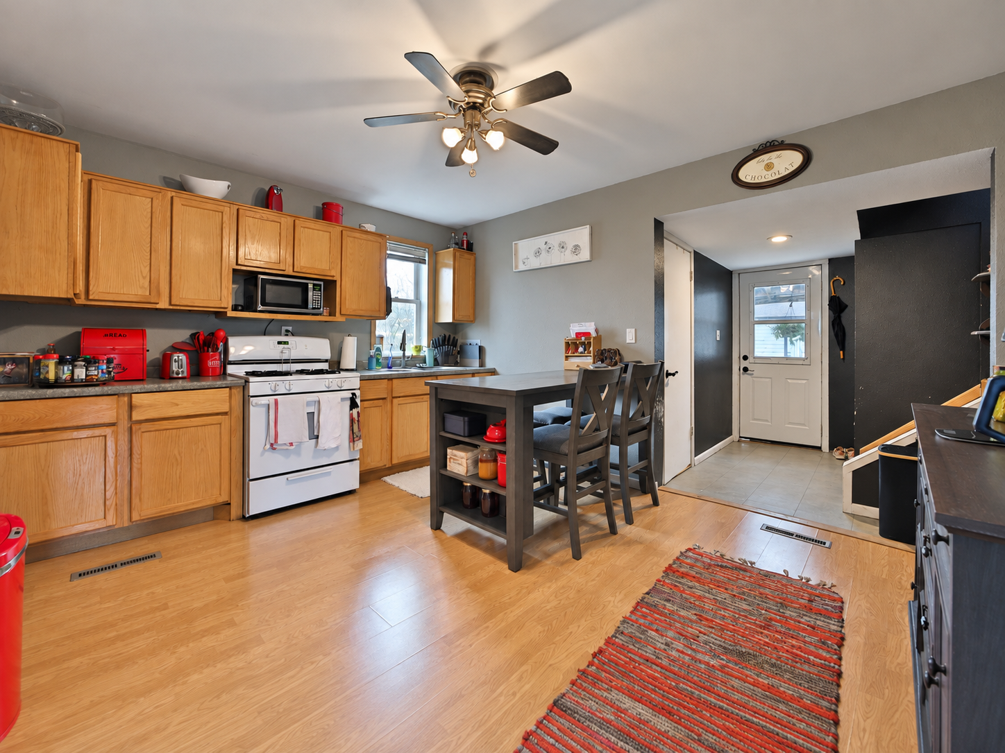 1890 single family home for sale at 502 Wisconsin Avenue SE in Staples, MN — 2 bed, 1 bath (photo 4 of 27)
