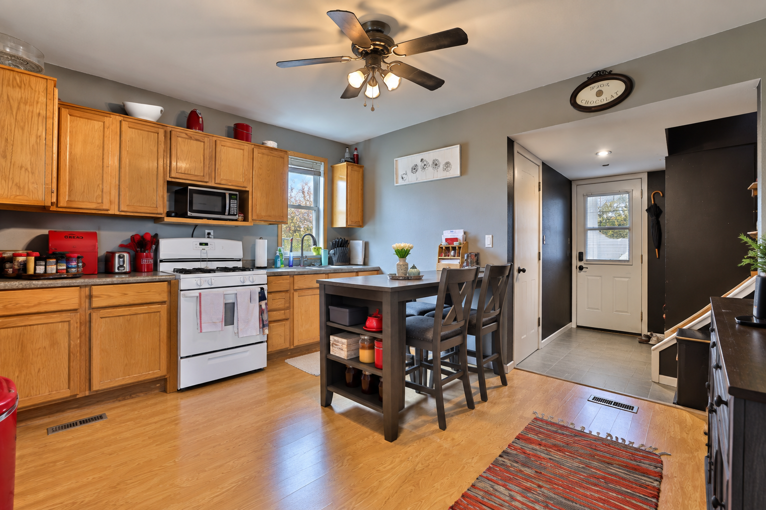 1890 single family home for sale at 502 Wisconsin Avenue SE in Staples, MN — 2 bed, 1 bath (photo 6 of 27)