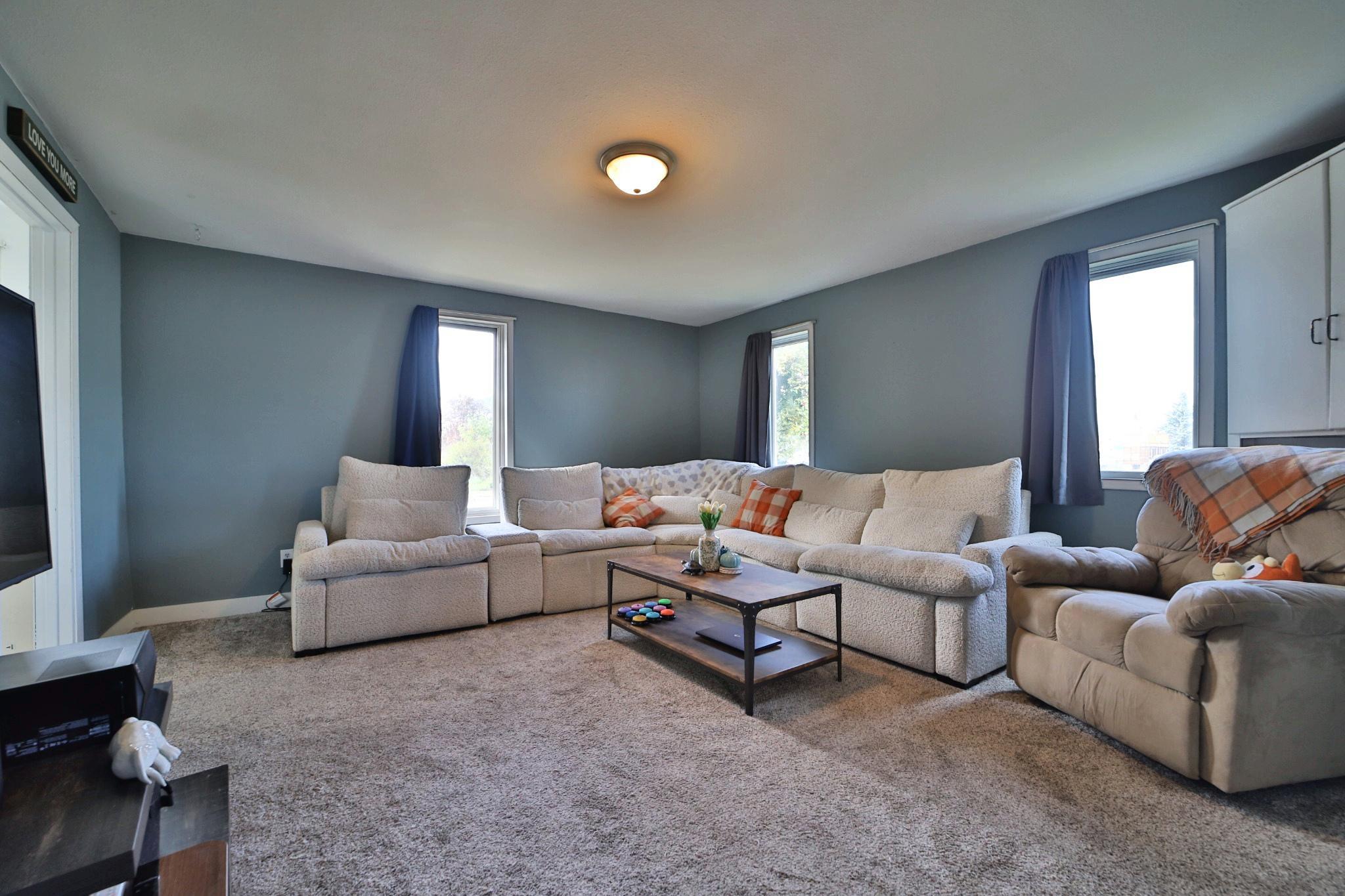 1890 single family home for sale at 502 Wisconsin Avenue SE in Staples, MN — 2 bed, 1 bath (photo 9 of 27)