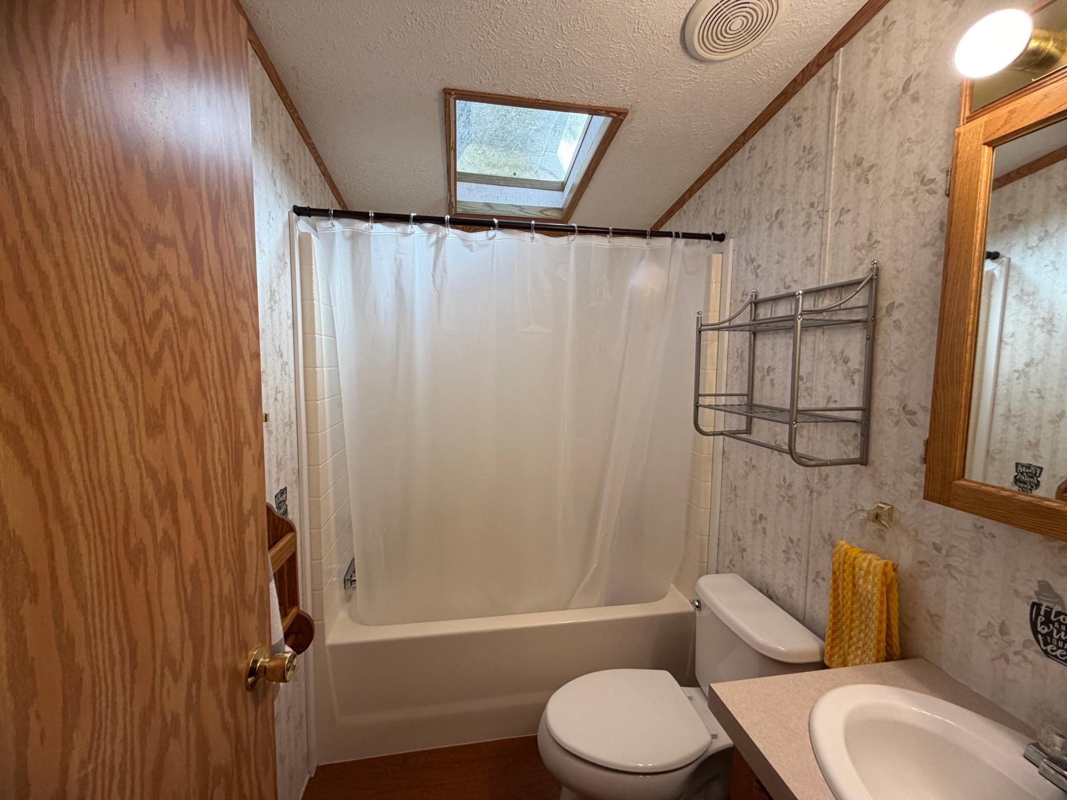 2000 single family home for sale at 10966 Oak Point Road NW in Cass Lake, MN — 3 bed, 2 bath (photo 19 of 32)