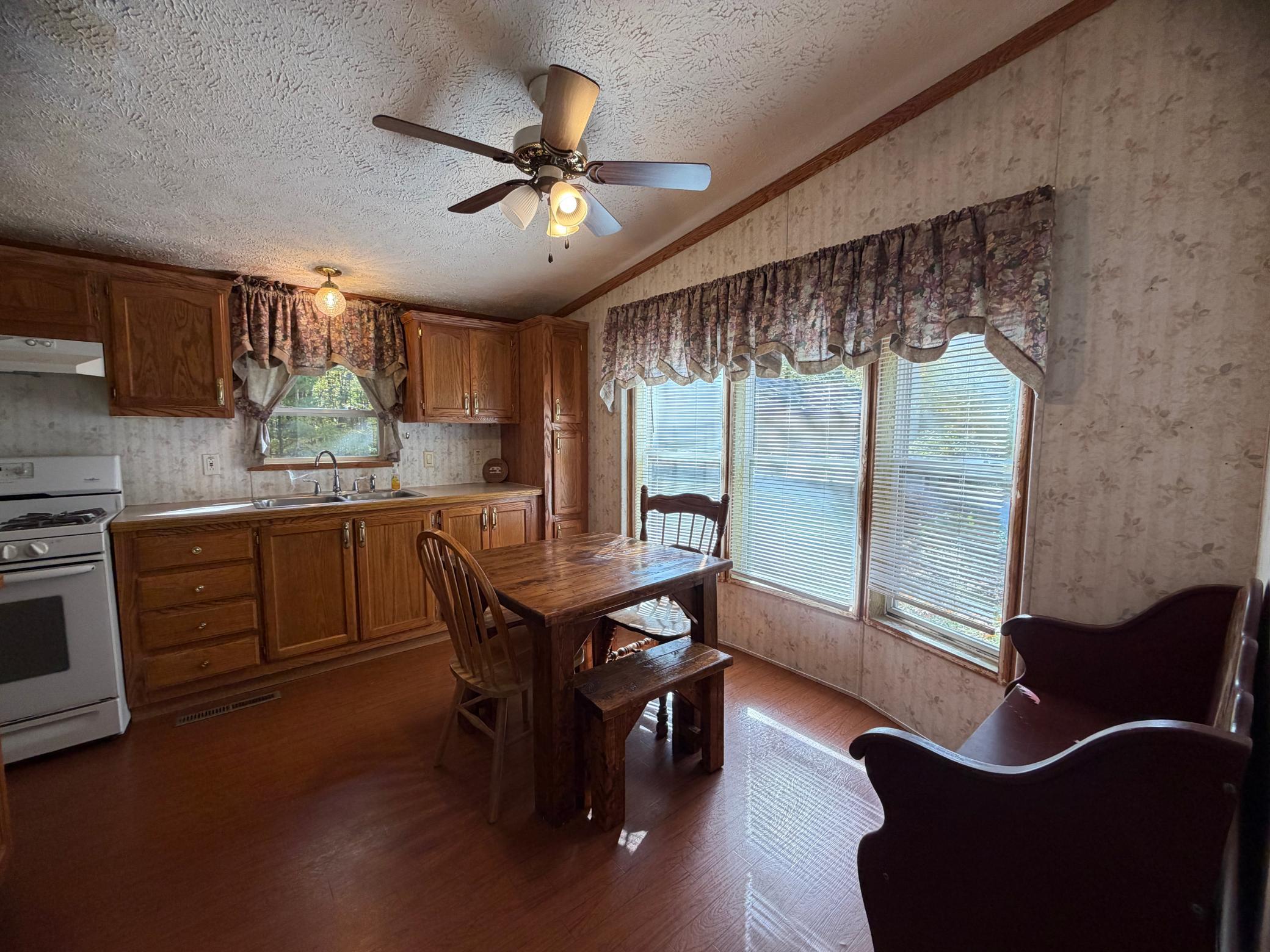 2000 single family home for sale at 10966 Oak Point Road NW in Cass Lake, MN — 3 bed, 2 bath (photo 4 of 32)