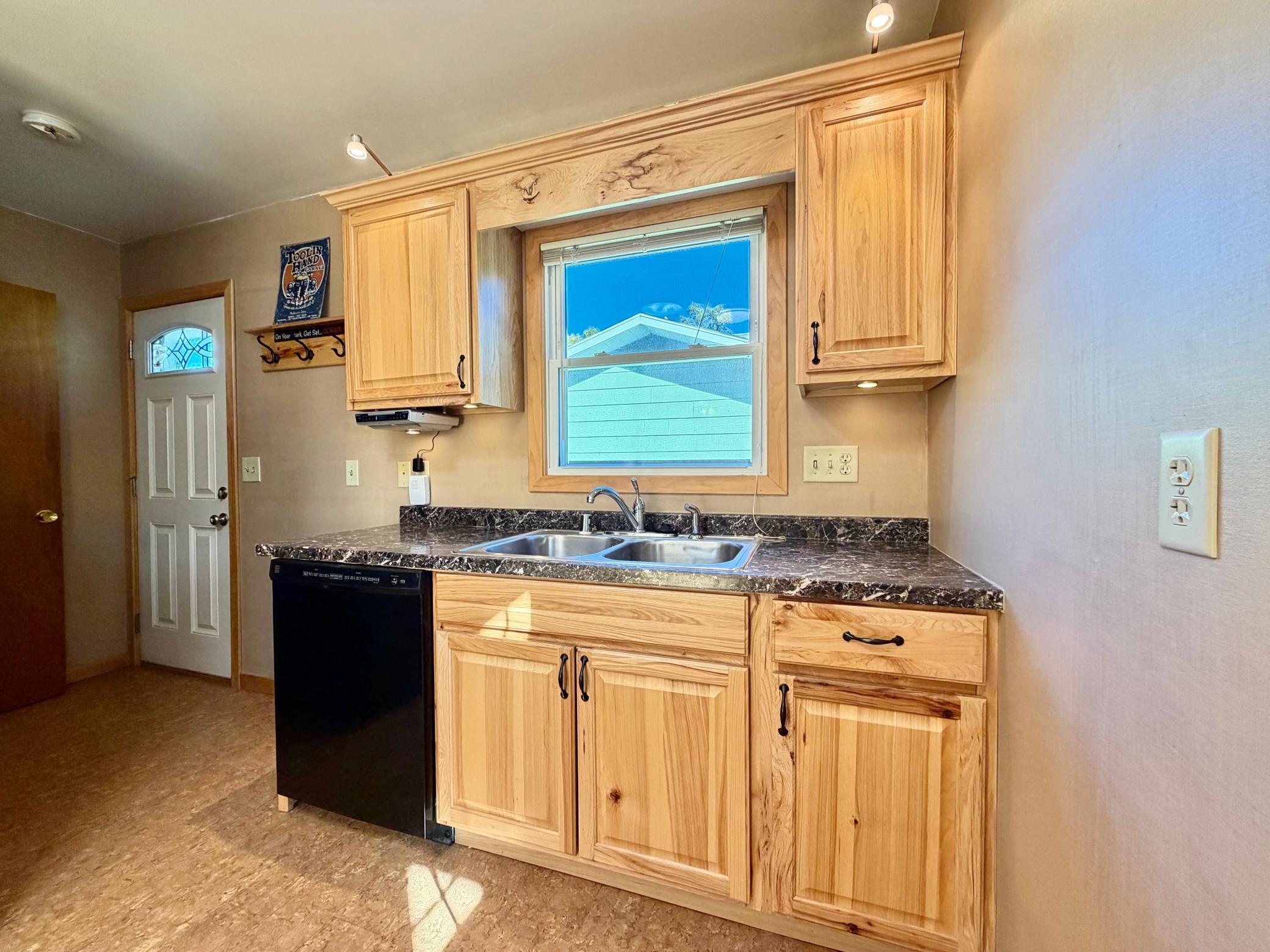 1961 single family home for sale at 308 2nd Street SE in Pelican Rapids, MN — 2 bed, 2 bath (photo 12 of 28)