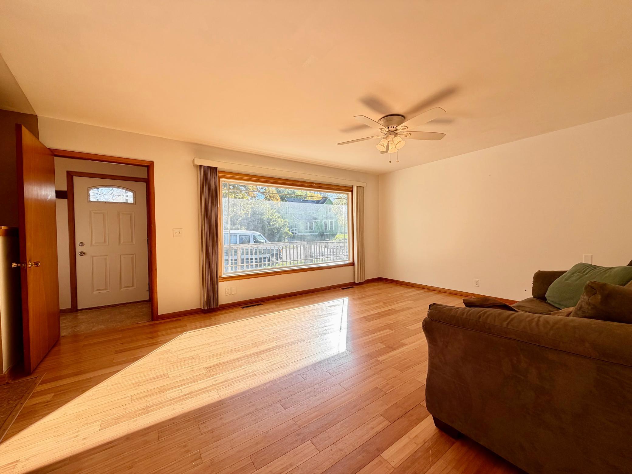 1961 single family home for sale at 308 2nd Street SE in Pelican Rapids, MN — 2 bed, 2 bath (photo 7 of 28)