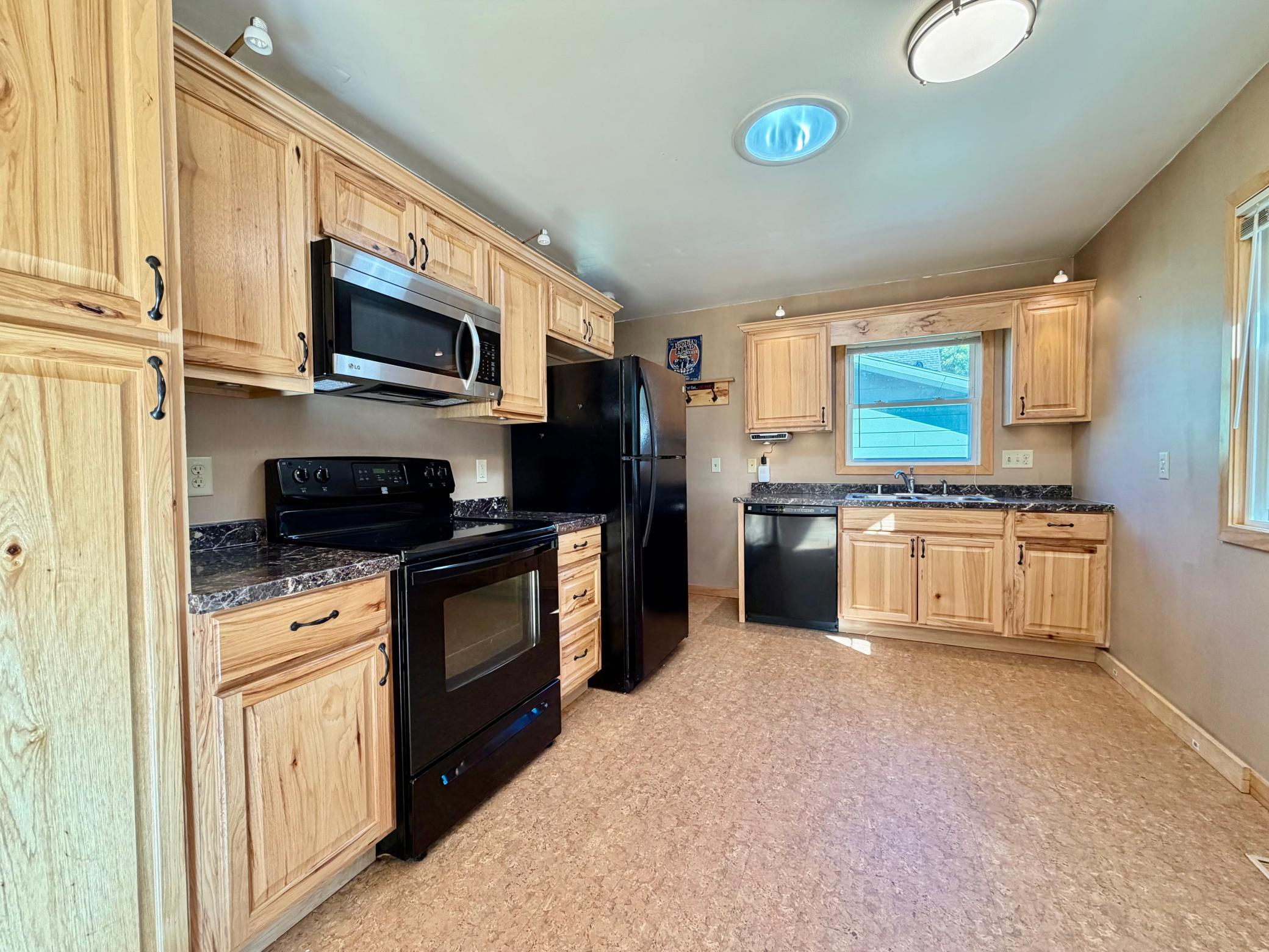 1961 single family home for sale at 308 2nd Street SE in Pelican Rapids, MN — 2 bed, 2 bath (photo 10 of 28)