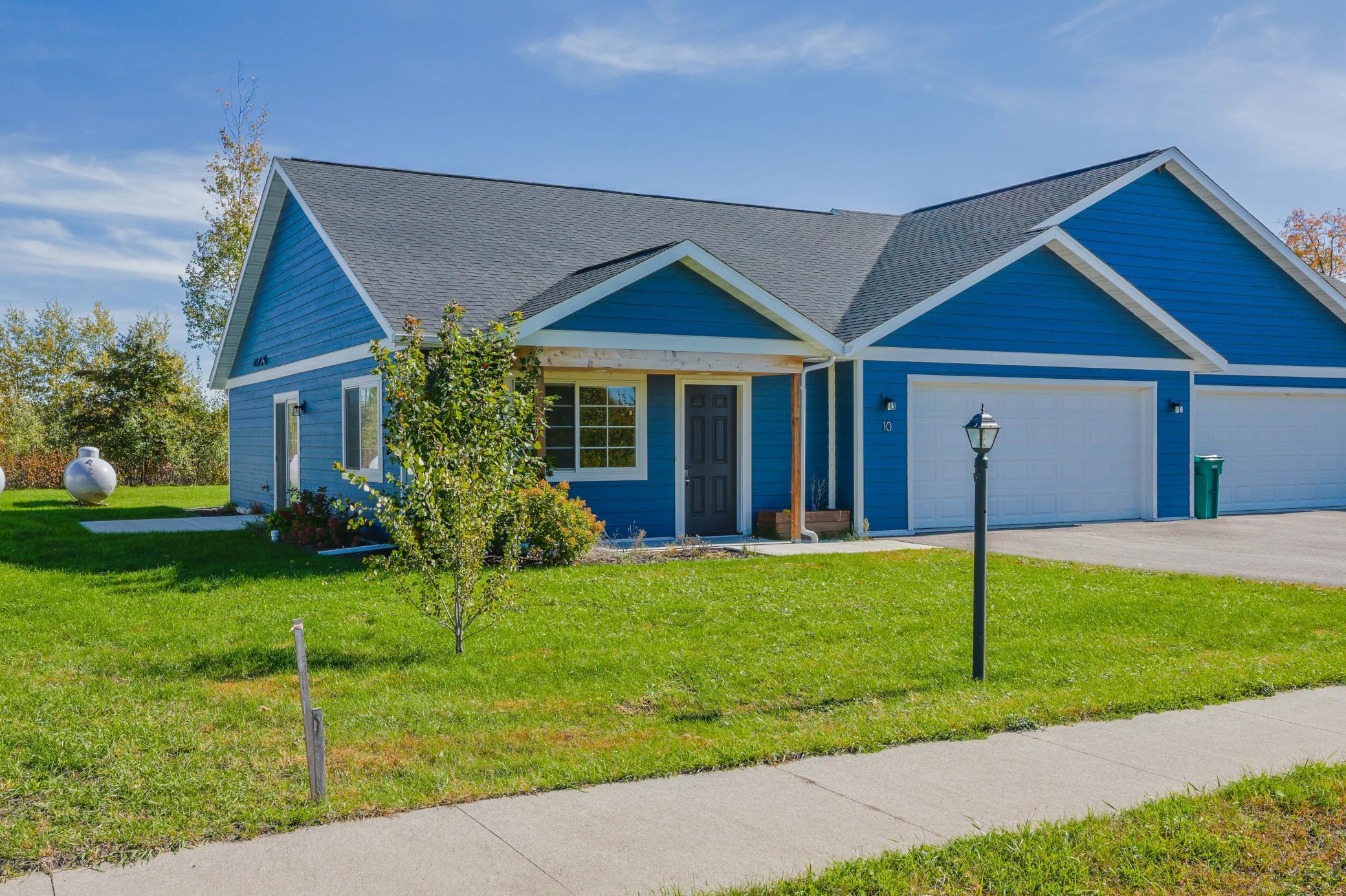 2023 twin home for sale at 6809 Hamilton Park NW, Unit 10 in Bemidji, MN — 3 bed, 2 bath