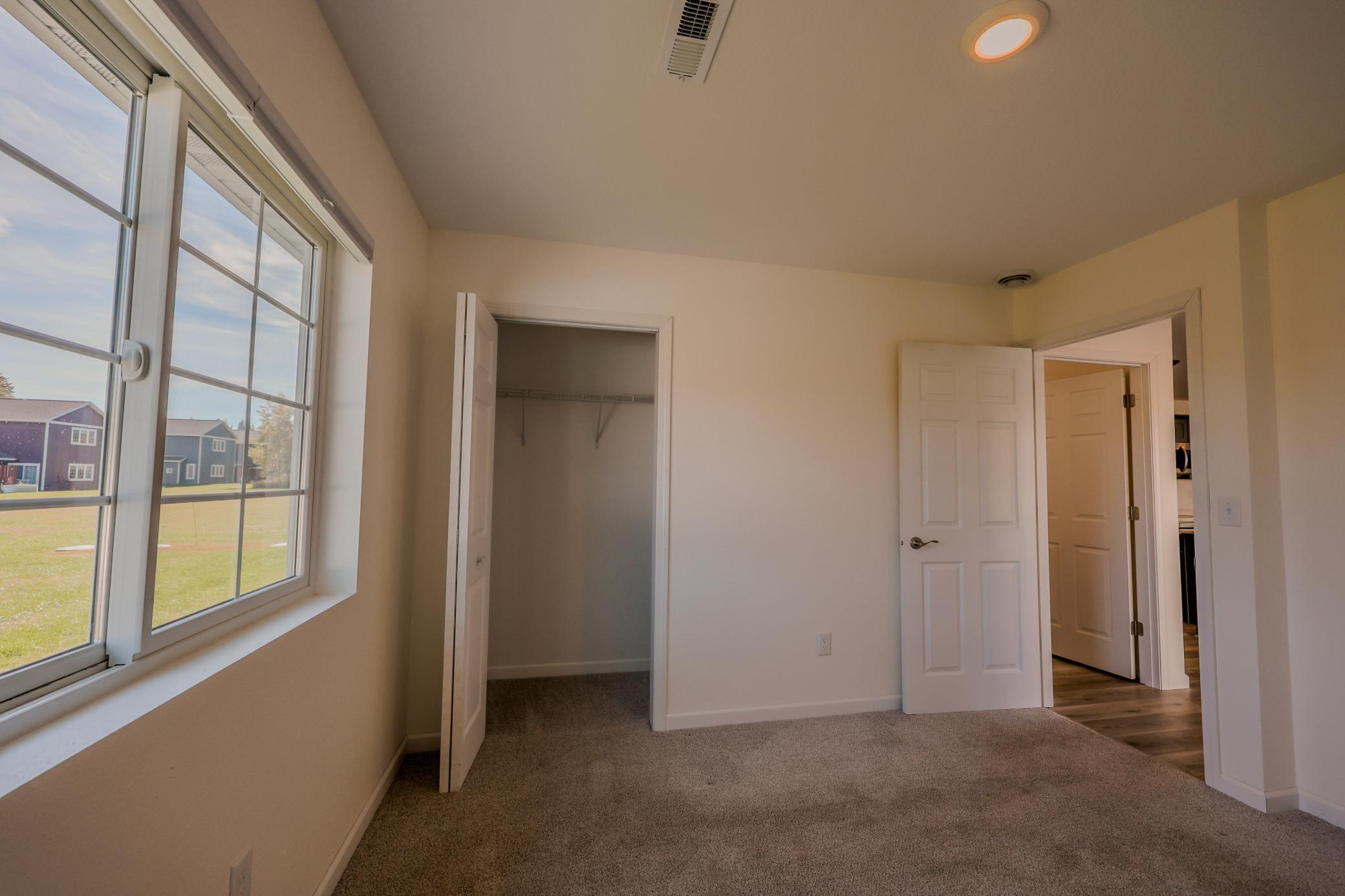 2023 twin home for sale at 6809 Hamilton Park NW, Unit 10 in Bemidji, MN — 3 bed, 2 bath (photo 13 of 22)