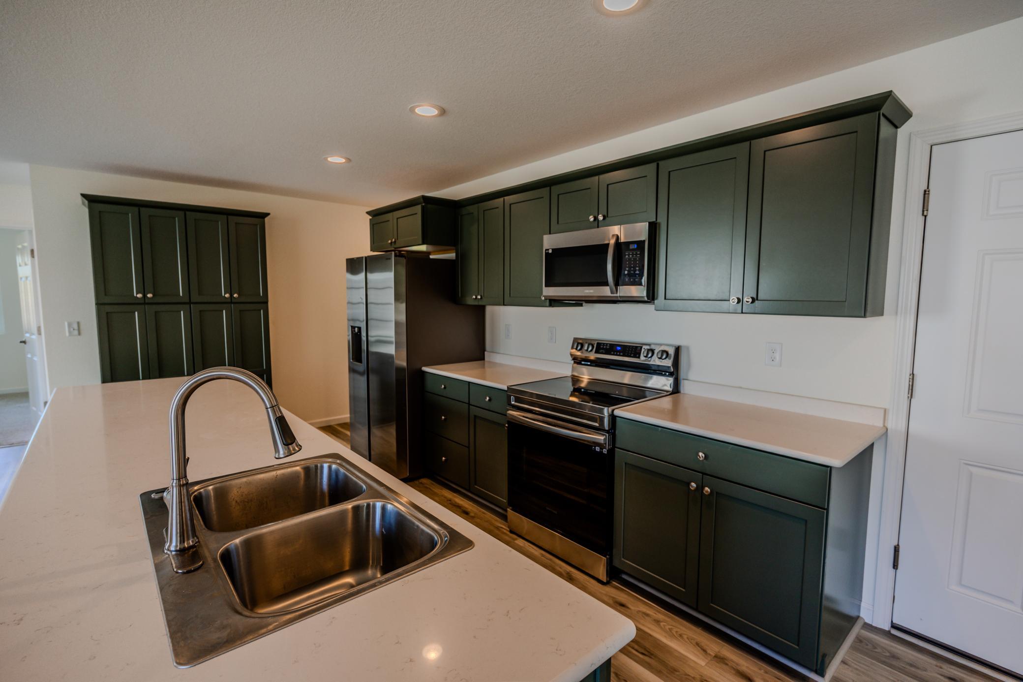 2023 twin home for sale at 6809 Hamilton Park NW, Unit 10 in Bemidji, MN — 3 bed, 2 bath (photo 3 of 22)