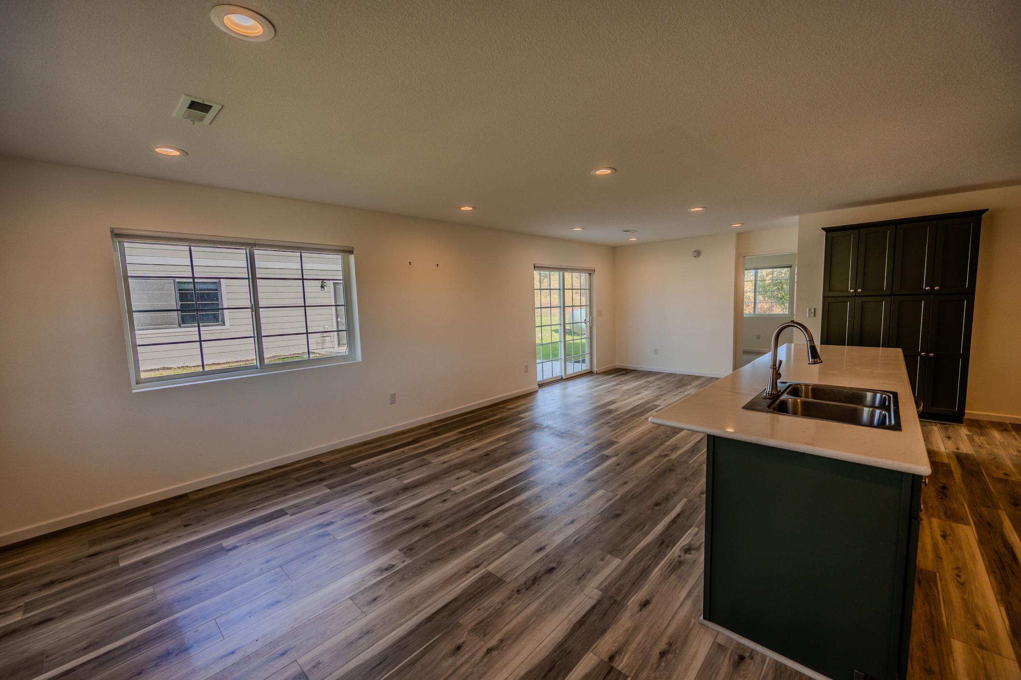 2023 twin home for sale at 6809 Hamilton Park NW, Unit 10 in Bemidji, MN — 3 bed, 2 bath (photo 5 of 22)