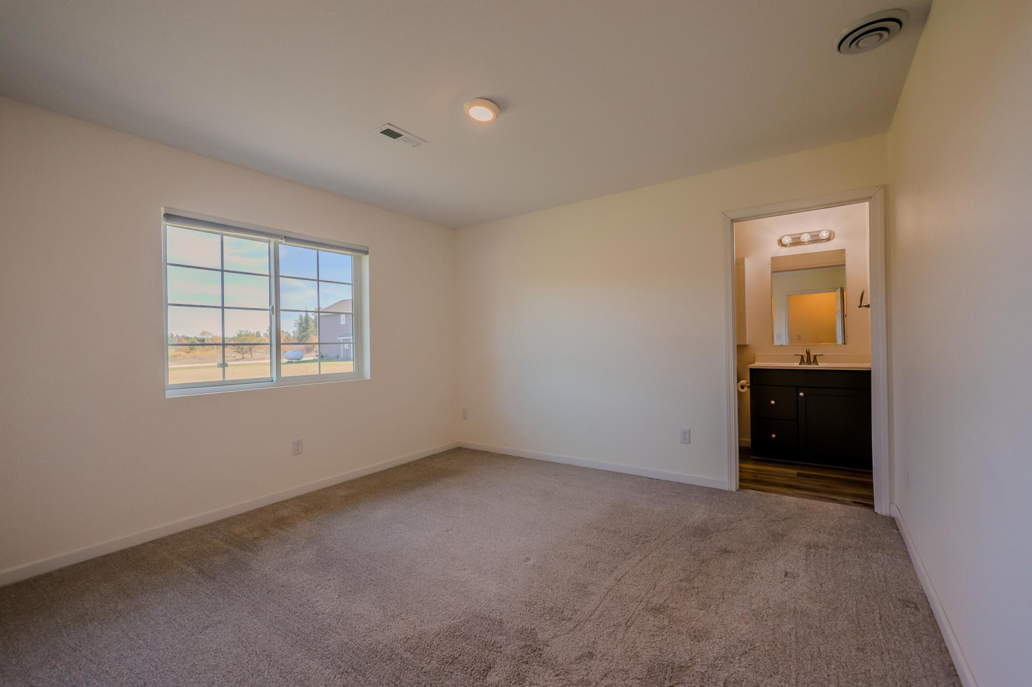 2023 twin home for sale at 6809 Hamilton Park NW, Unit 10 in Bemidji, MN — 3 bed, 2 bath (photo 7 of 22)