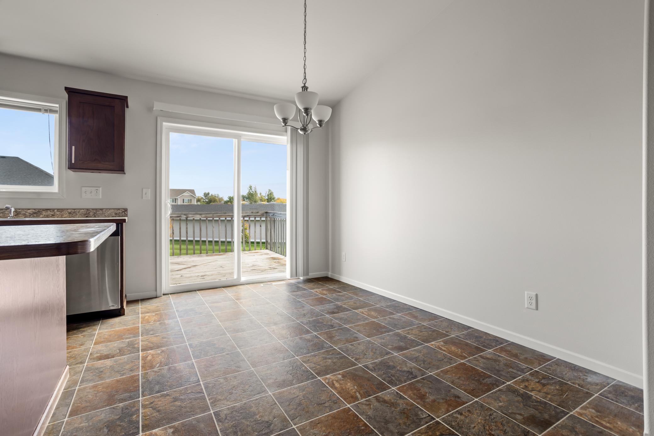 2014 twin home for sale at 1343 13th Street W in West Fargo, ND — 3 bed, 2 bath (photo 13 of 33)