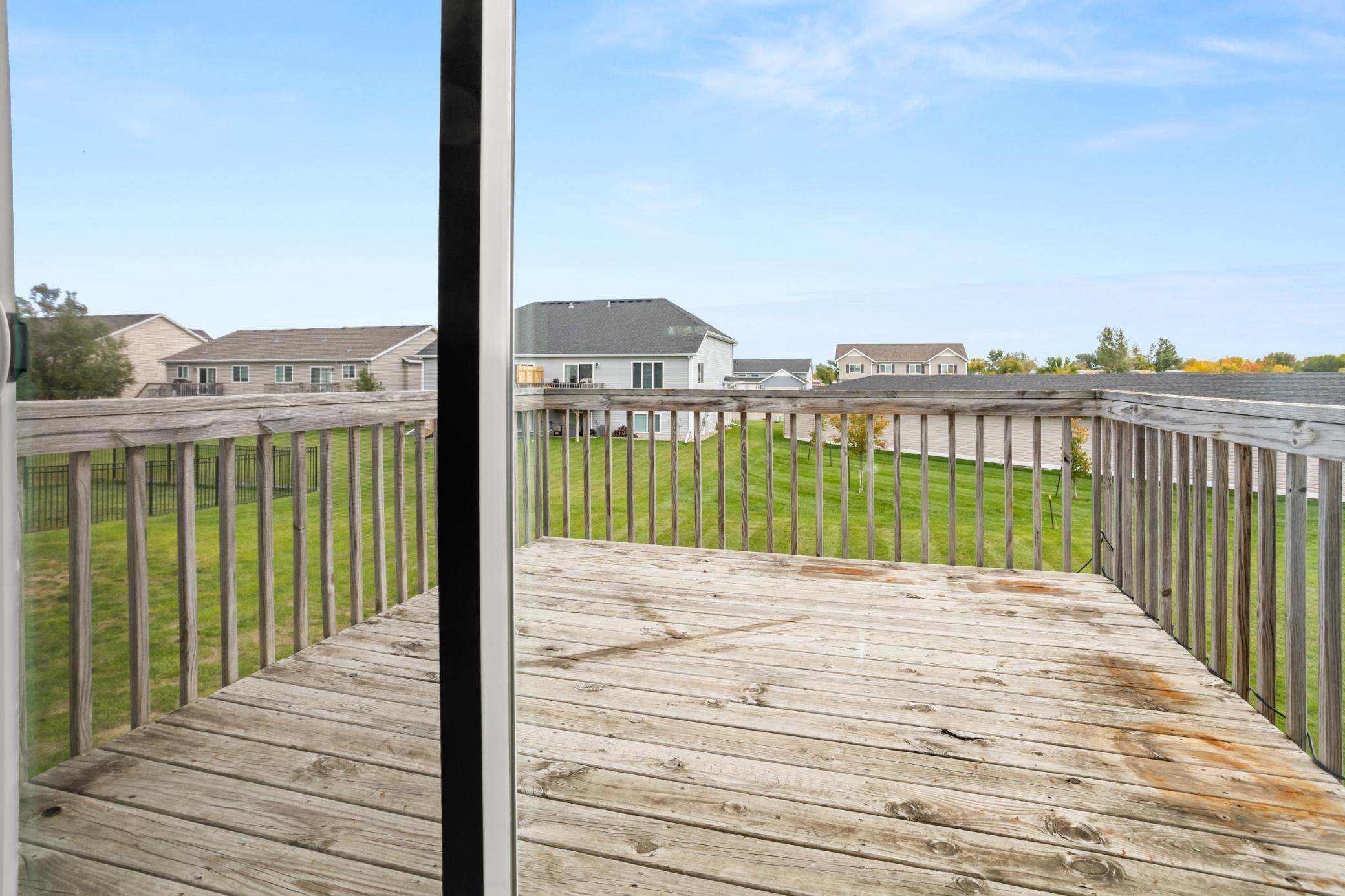 2014 twin home for sale at 1343 13th Street W in West Fargo, ND — 3 bed, 2 bath (photo 14 of 33)
