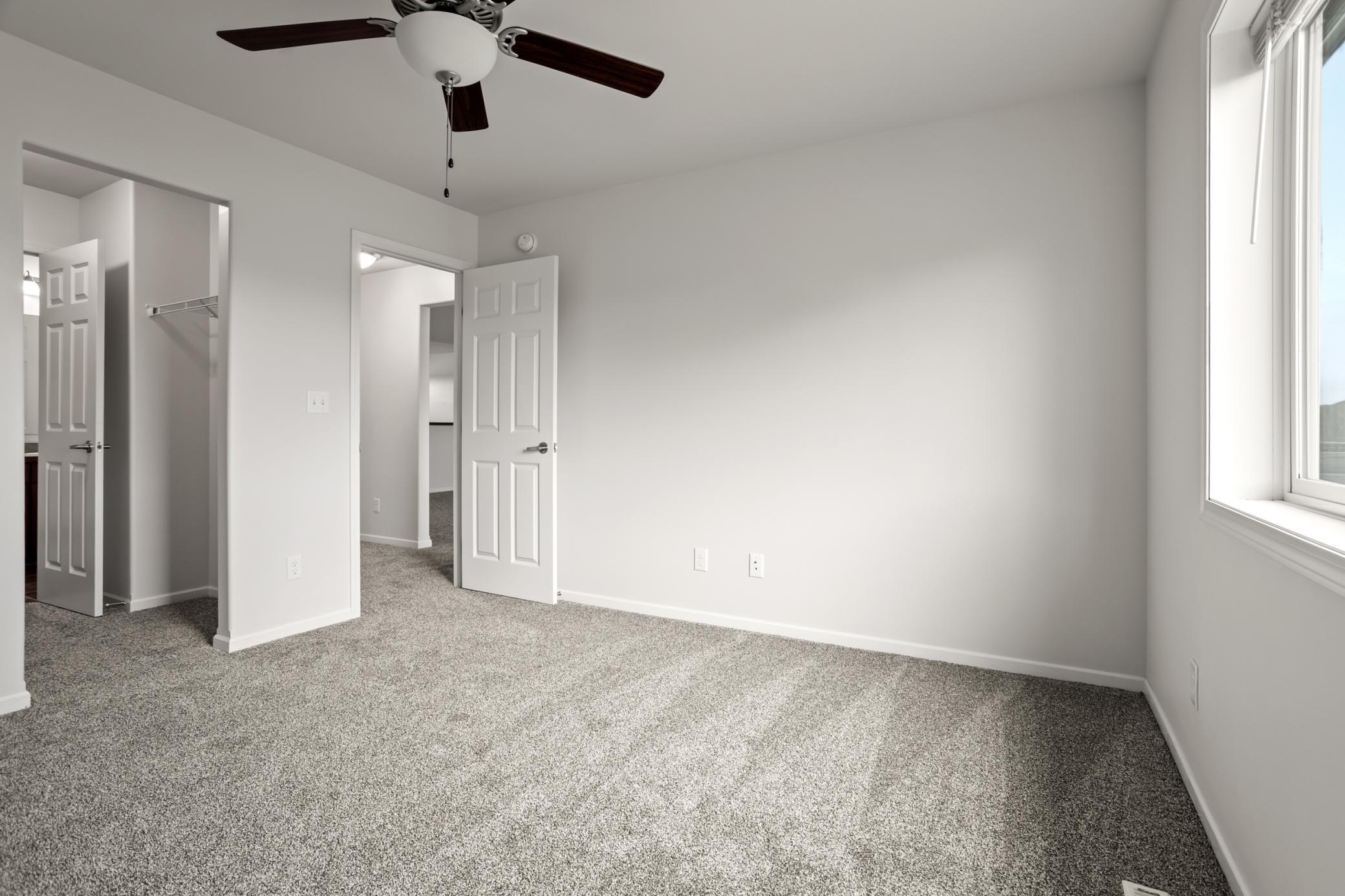 2014 twin home for sale at 1343 13th Street W in West Fargo, ND — 3 bed, 2 bath (photo 16 of 33)