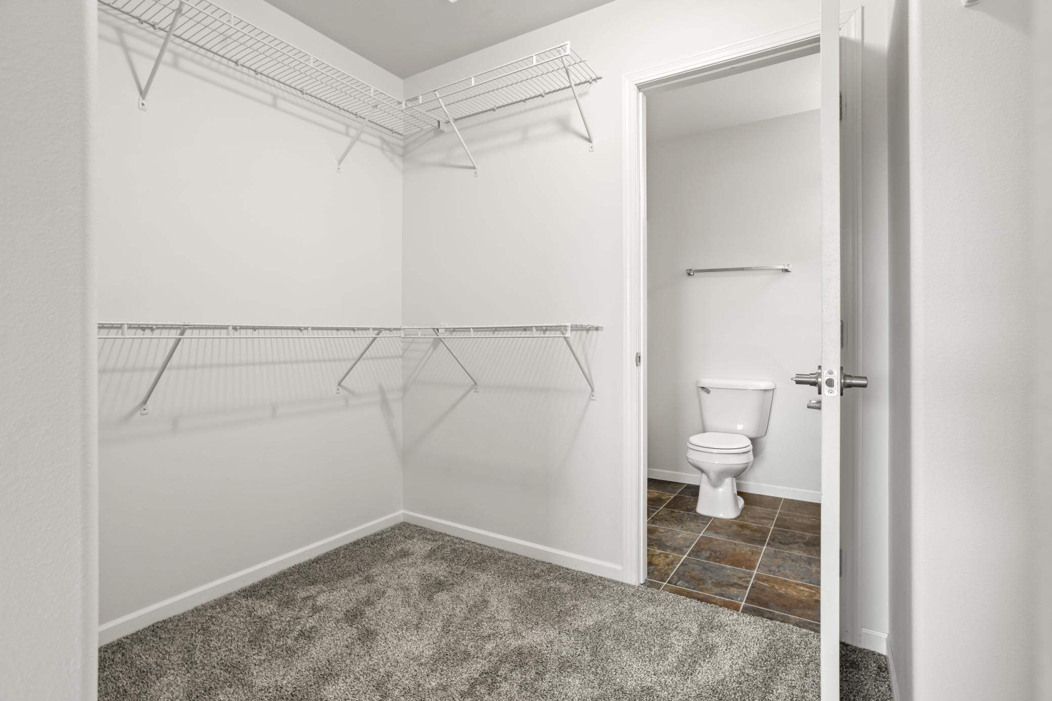 2014 twin home for sale at 1343 13th Street W in West Fargo, ND — 3 bed, 2 bath (photo 17 of 33)