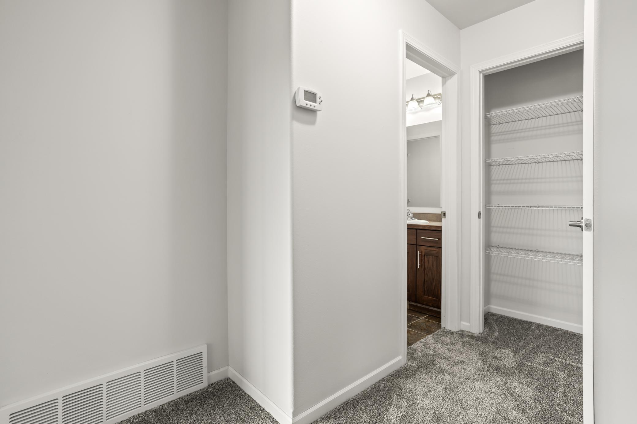 2014 twin home for sale at 1343 13th Street W in West Fargo, ND — 3 bed, 2 bath (photo 18 of 33)