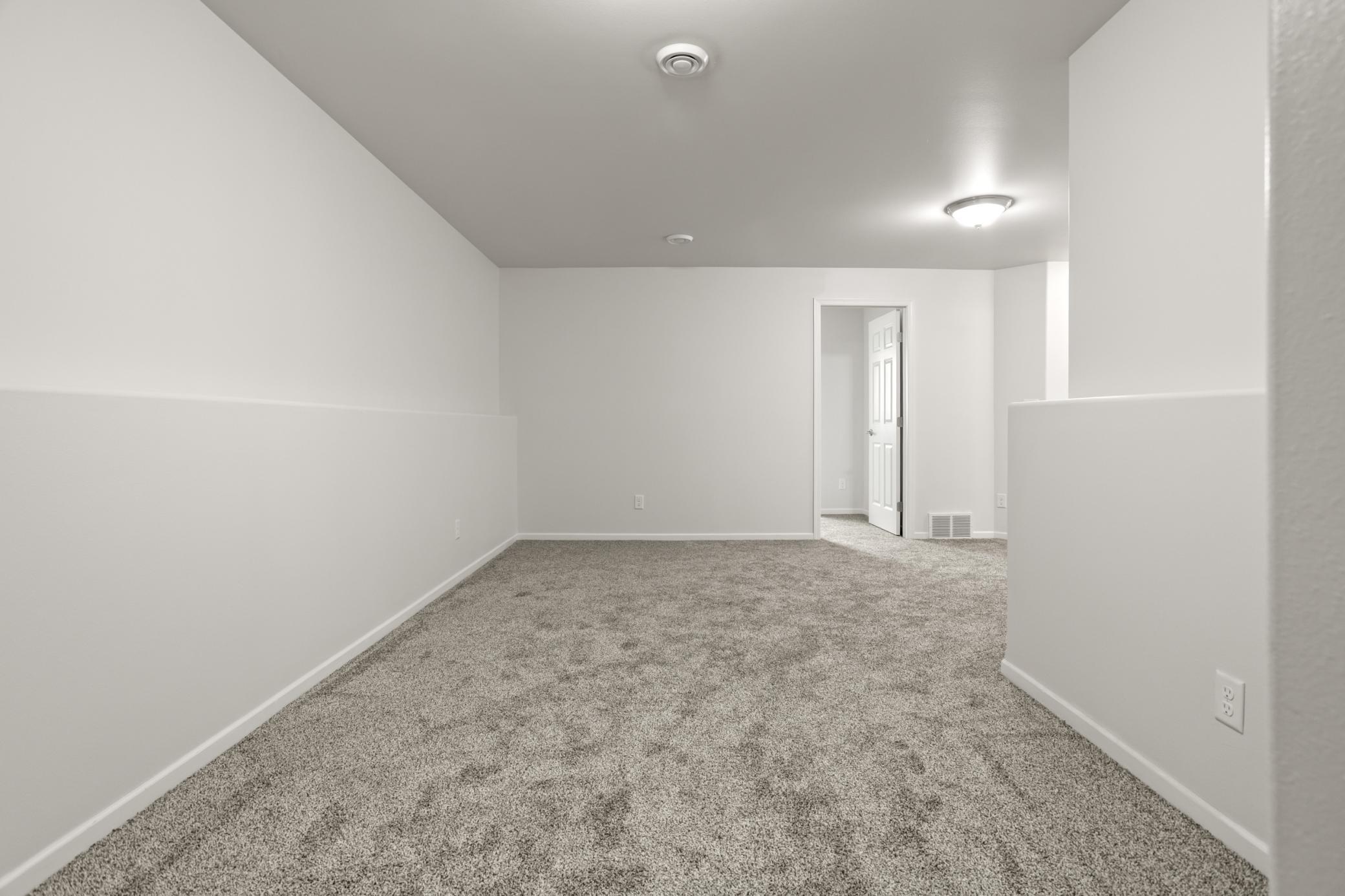 2014 twin home for sale at 1343 13th Street W in West Fargo, ND — 3 bed, 2 bath (photo 24 of 33)