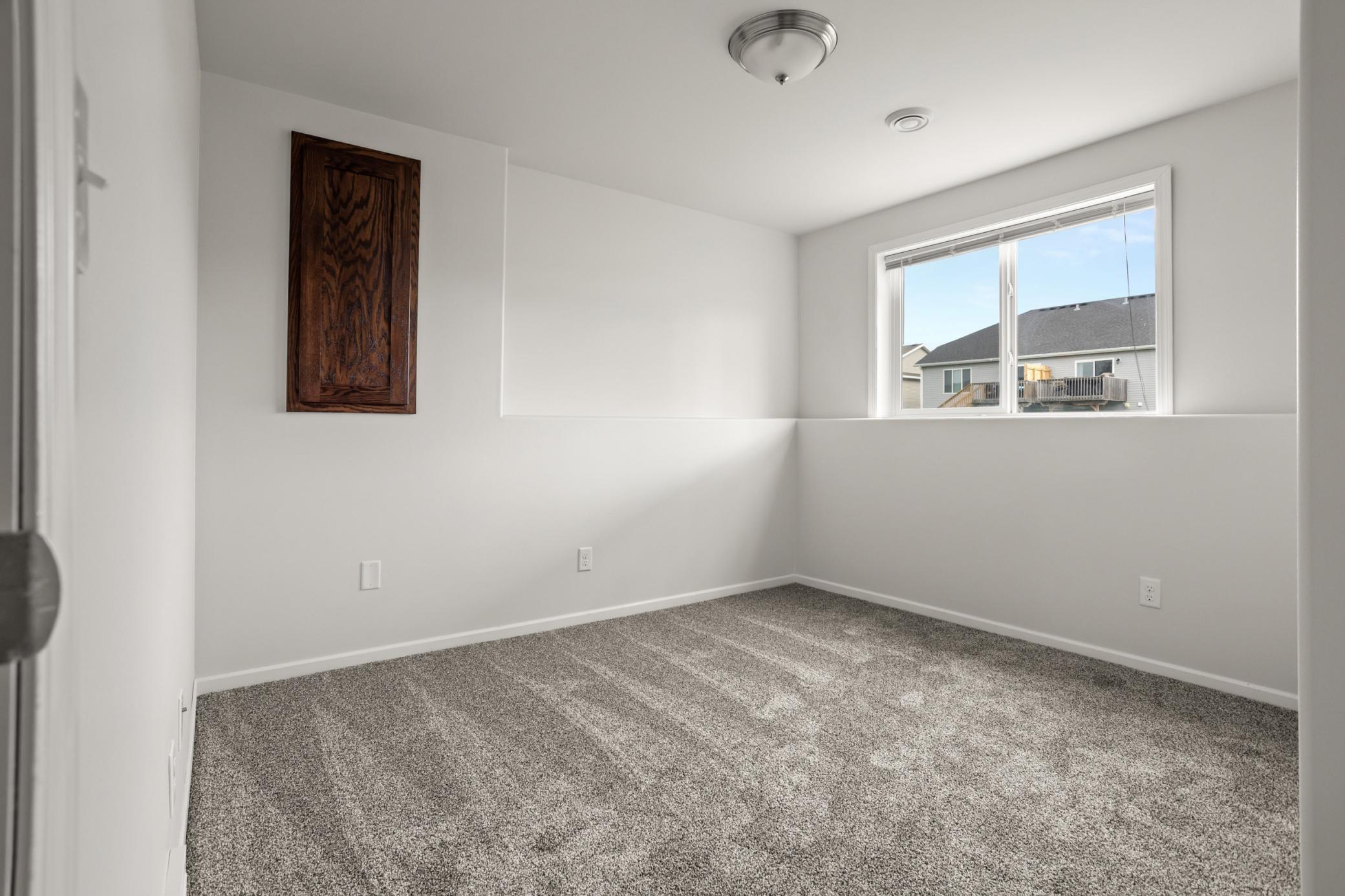 2014 twin home for sale at 1343 13th Street W in West Fargo, ND — 3 bed, 2 bath (photo 25 of 33)