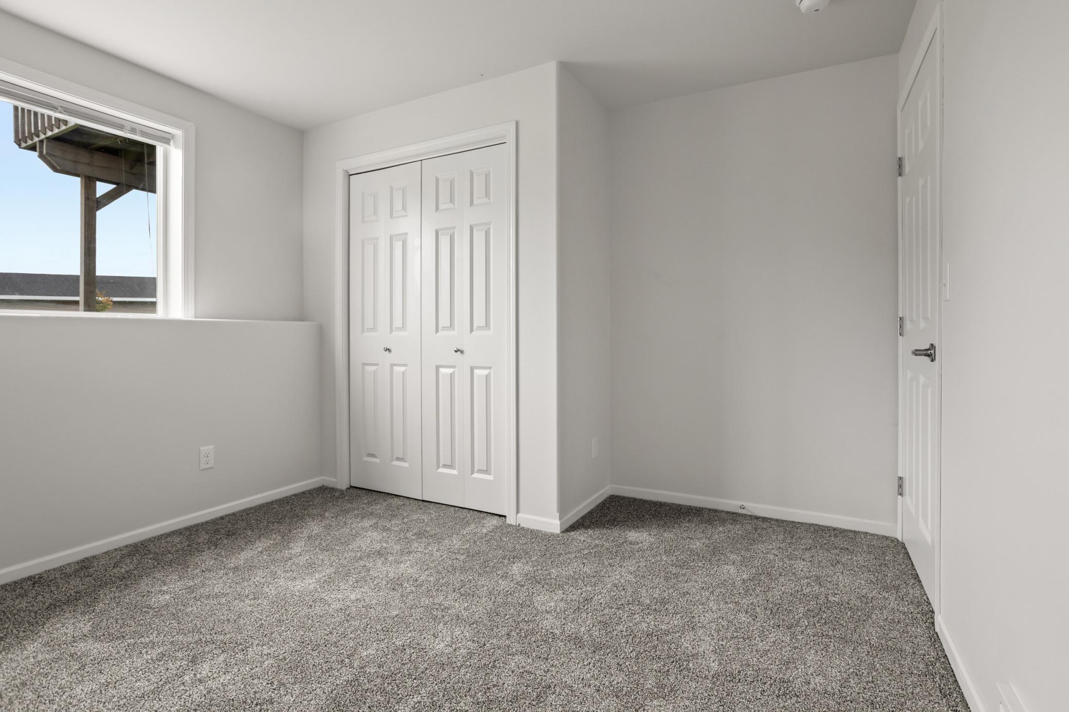 2014 twin home for sale at 1343 13th Street W in West Fargo, ND — 3 bed, 2 bath (photo 26 of 33)