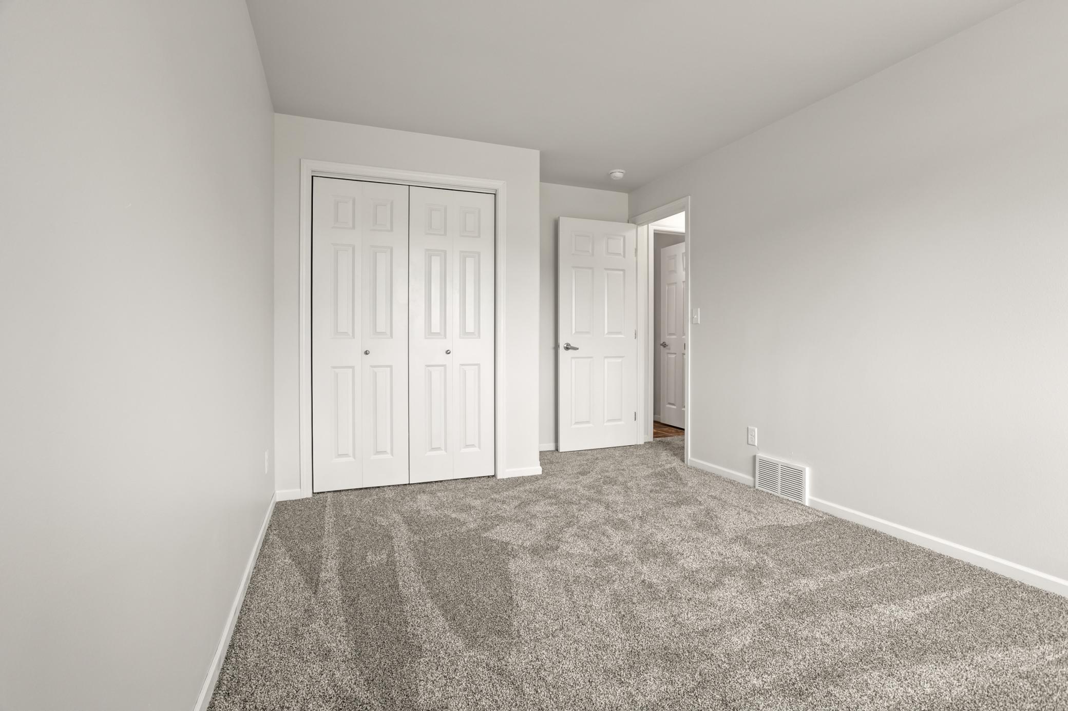 2014 twin home for sale at 1343 13th Street W in West Fargo, ND — 3 bed, 2 bath (photo 29 of 33)