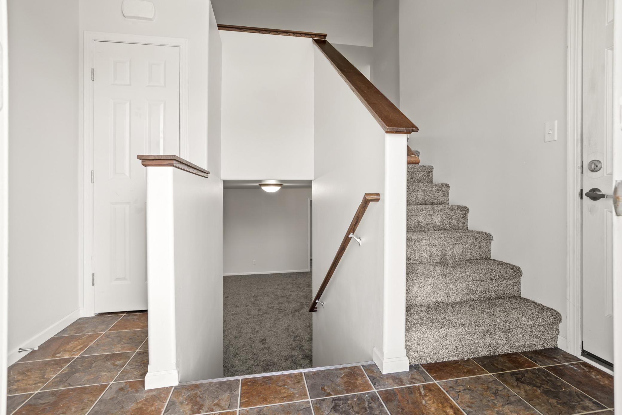 2014 twin home for sale at 1343 13th Street W in West Fargo, ND — 3 bed, 2 bath (photo 4 of 33)