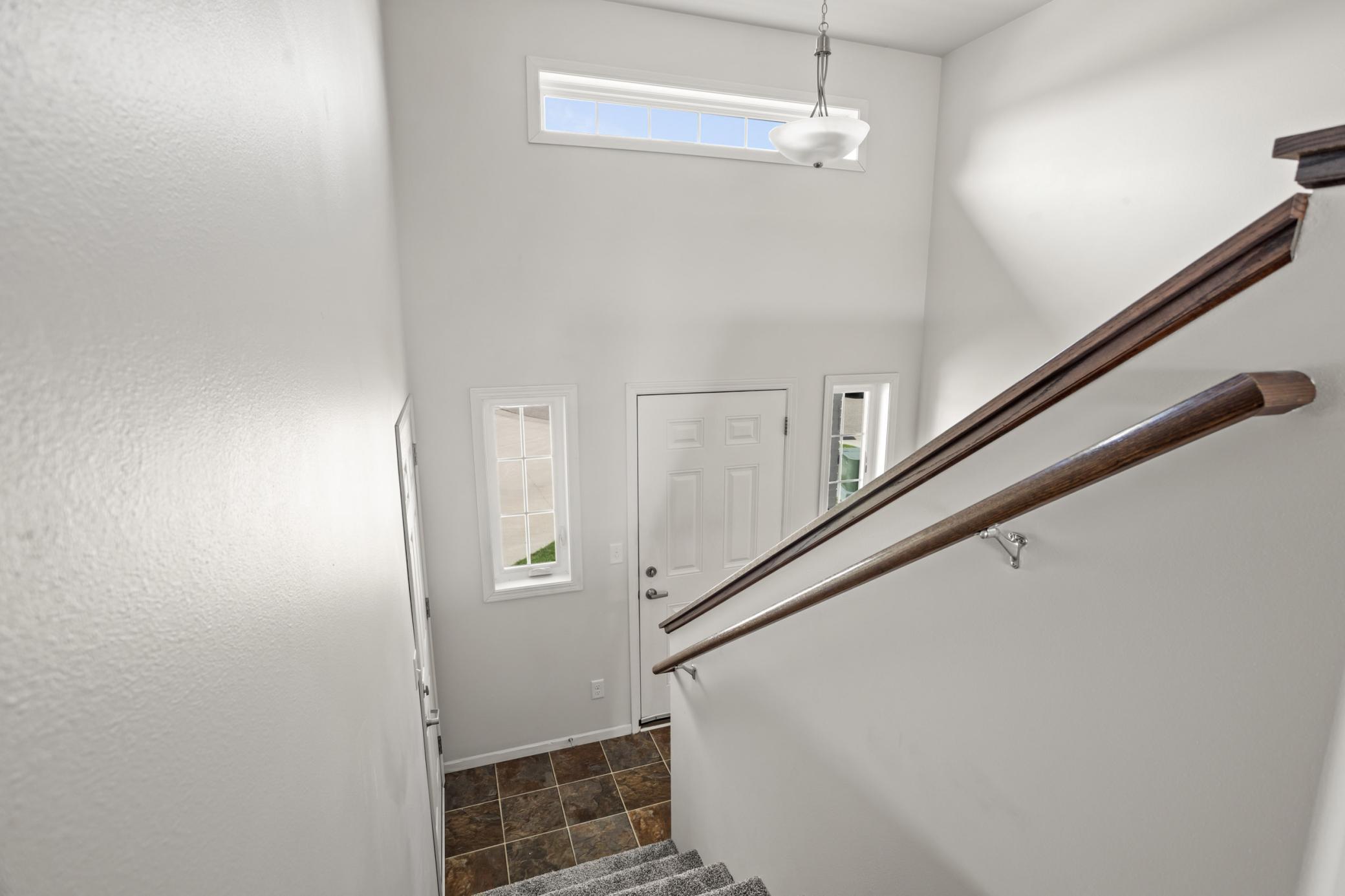 2014 twin home for sale at 1343 13th Street W in West Fargo, ND — 3 bed, 2 bath (photo 5 of 33)