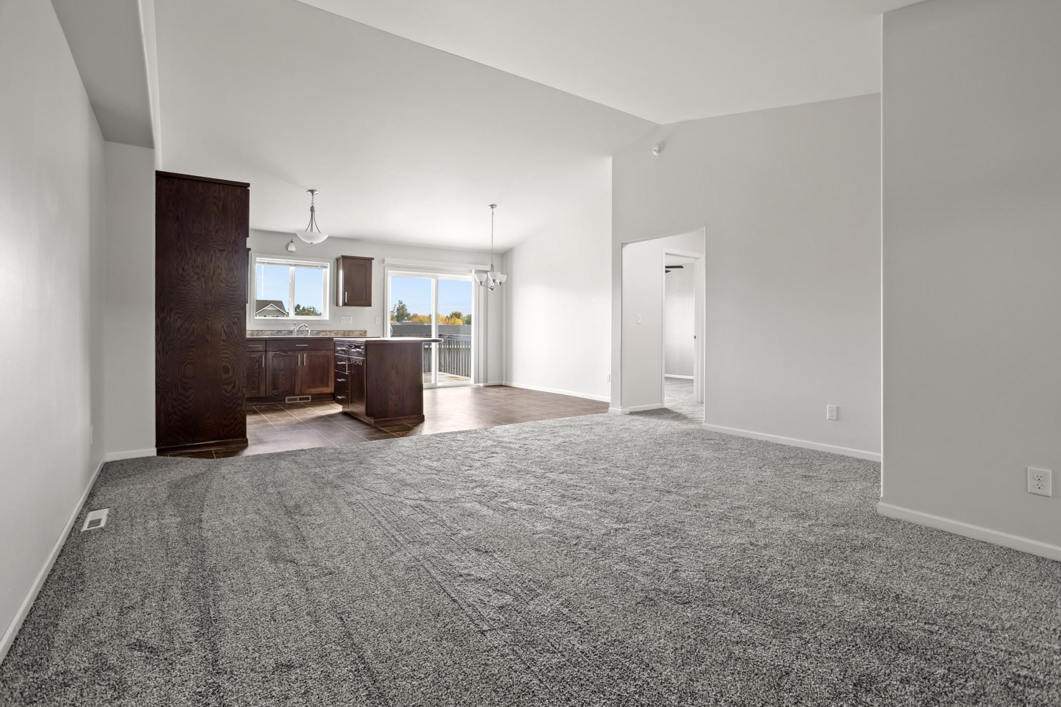 2014 twin home for sale at 1343 13th Street W in West Fargo, ND — 3 bed, 2 bath (photo 8 of 33)