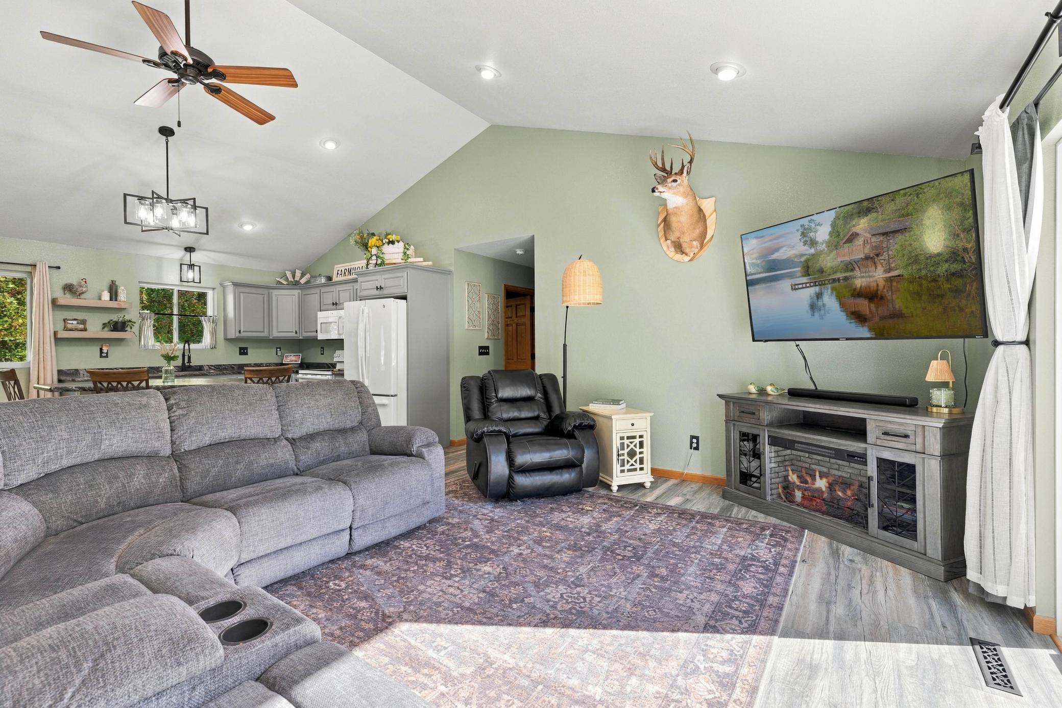 2016 single family home for sale at 5758 Sweet Road in Brainerd, MN — 2 bed, 1 bath (photo 8 of 30)