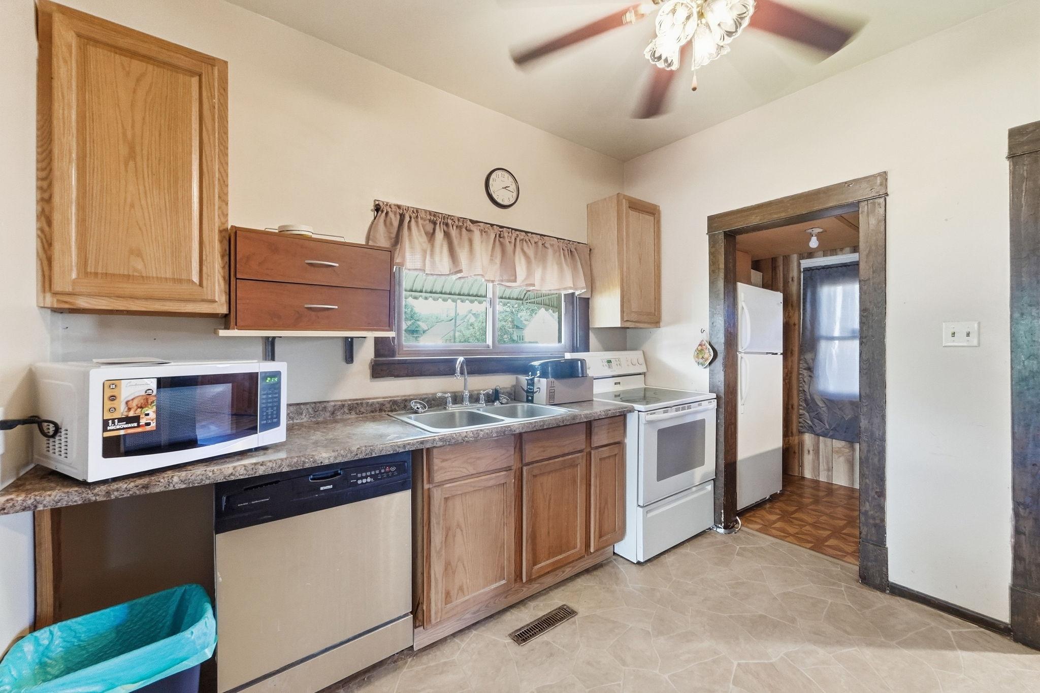 1919 single family home for sale at 218 Cedar Street S in Grey Eagle, MN — 4 bed, 1 bath (photo 5 of 24)