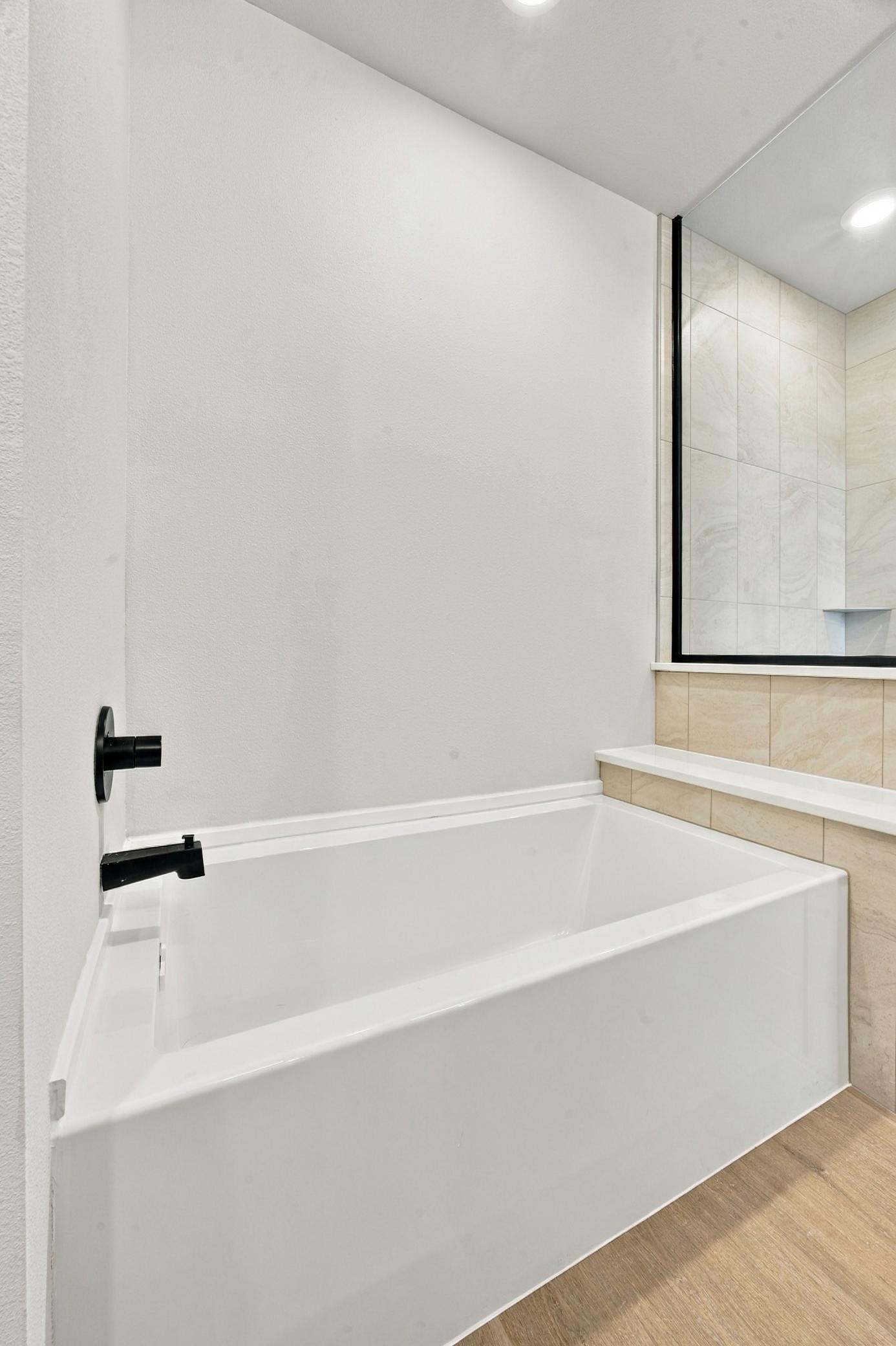 2024 condo for sale at 4470 24 Avenue S, Unit 406 in Fargo, ND — 2 bed, 2 bath (photo 19 of 36)