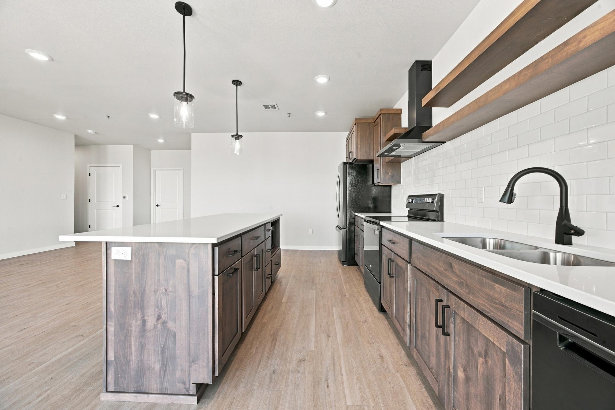 2024 condo for sale at 4470 24 Avenue S, Unit 406 in Fargo, ND — 2 bed, 2 bath (photo 8 of 36)