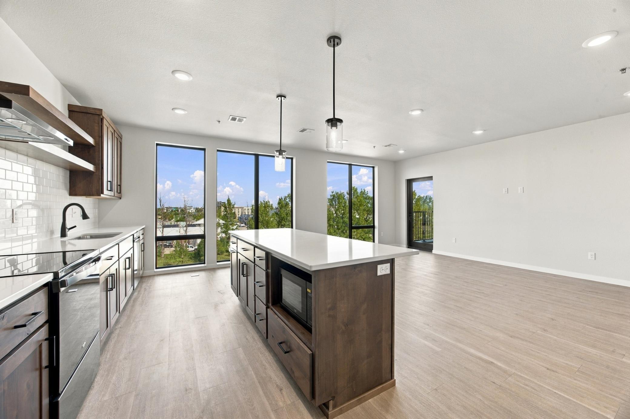 2024 condo for sale at 4470 24 Avenue S, Unit 406 in Fargo, ND — 2 bed, 2 bath (photo 9 of 36)