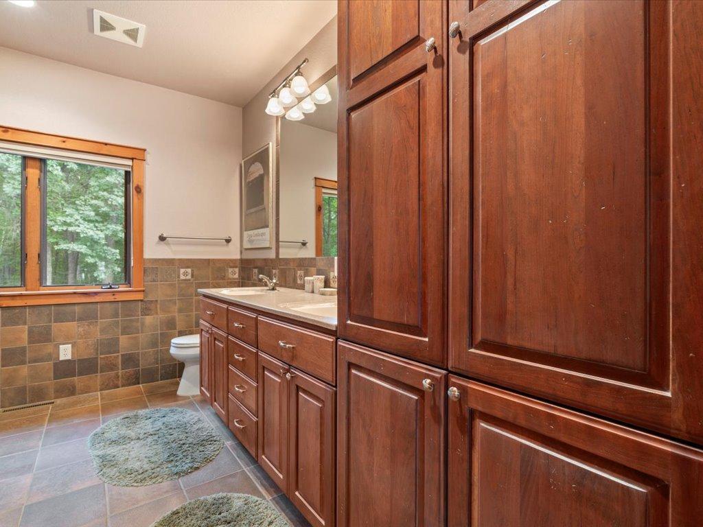 2003 single family home for sale at 9800 Trails End Road in Pequot Lakes, MN — 4 bed, 4 bath (photo 33 of 75)