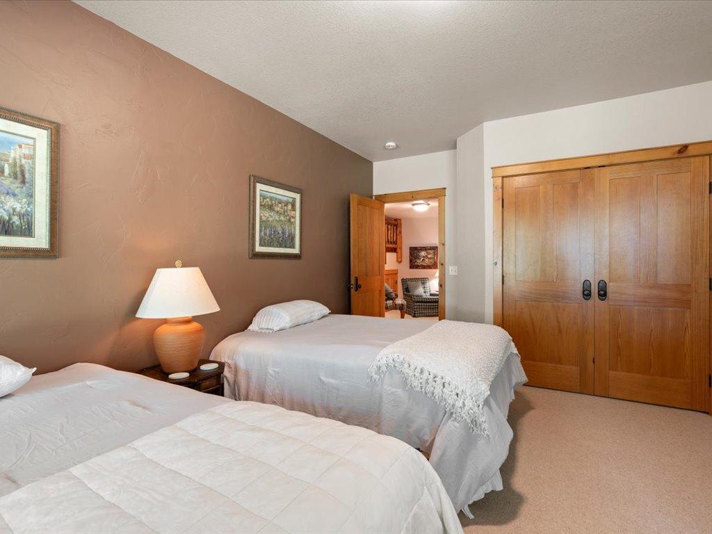 2003 single family home for sale at 9800 Trails End Road in Pequot Lakes, MN — 4 bed, 4 bath (photo 47 of 75)